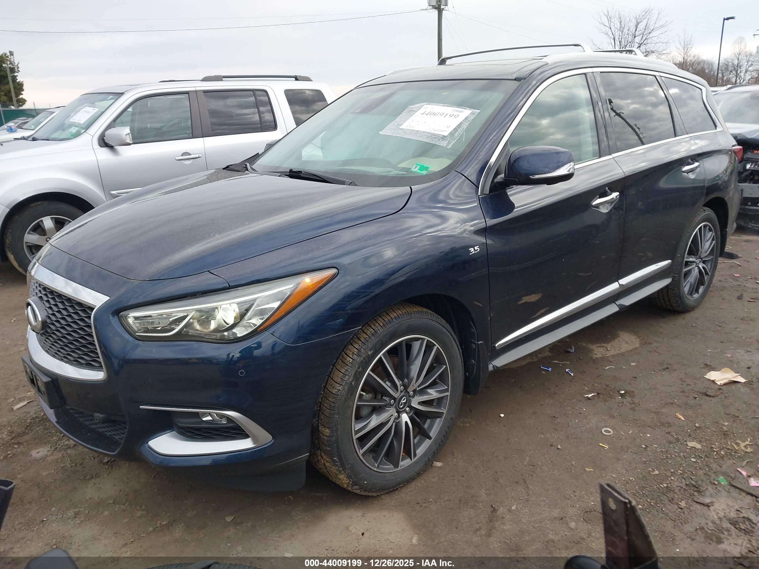 INFINITI QX60 image 2
