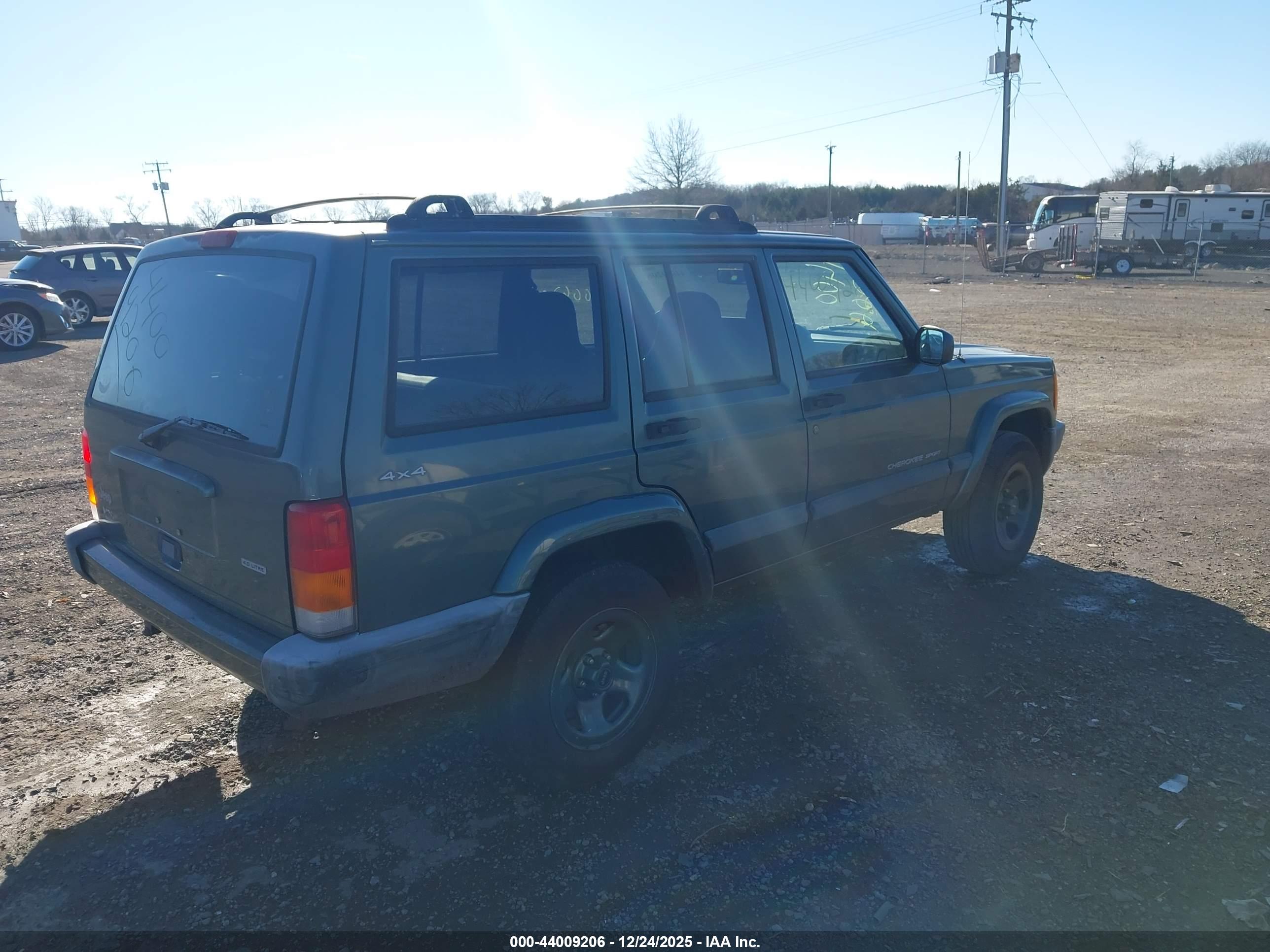 JEEP CHEROKEE image 4