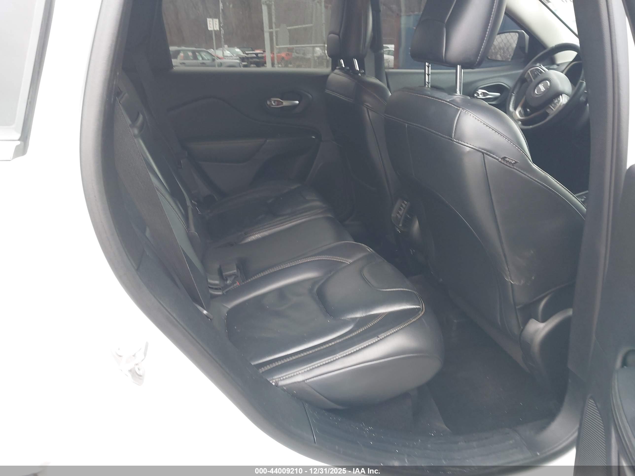 JEEP CHEROKEE image 8