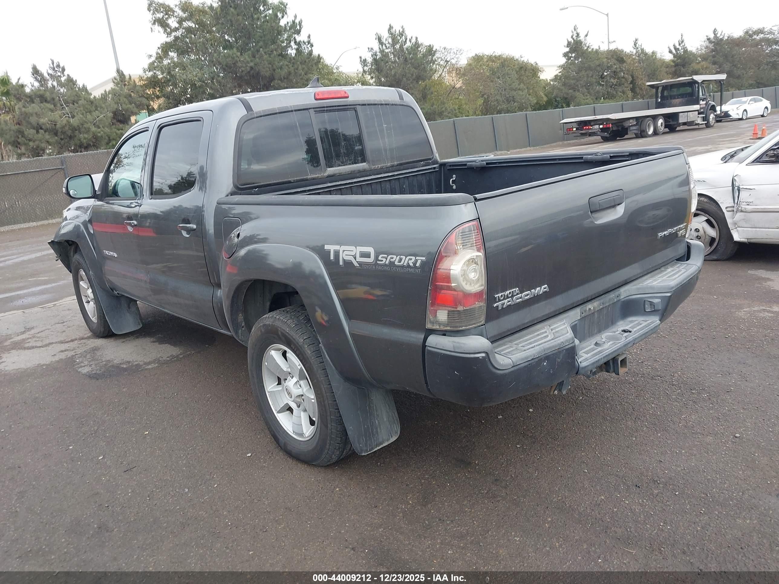 TOYOTA TACOMA image 3
