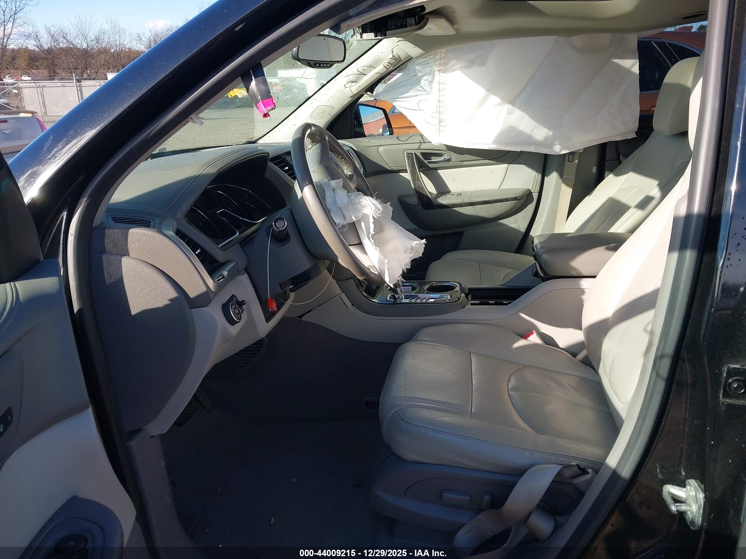 GMC ACADIA image 5