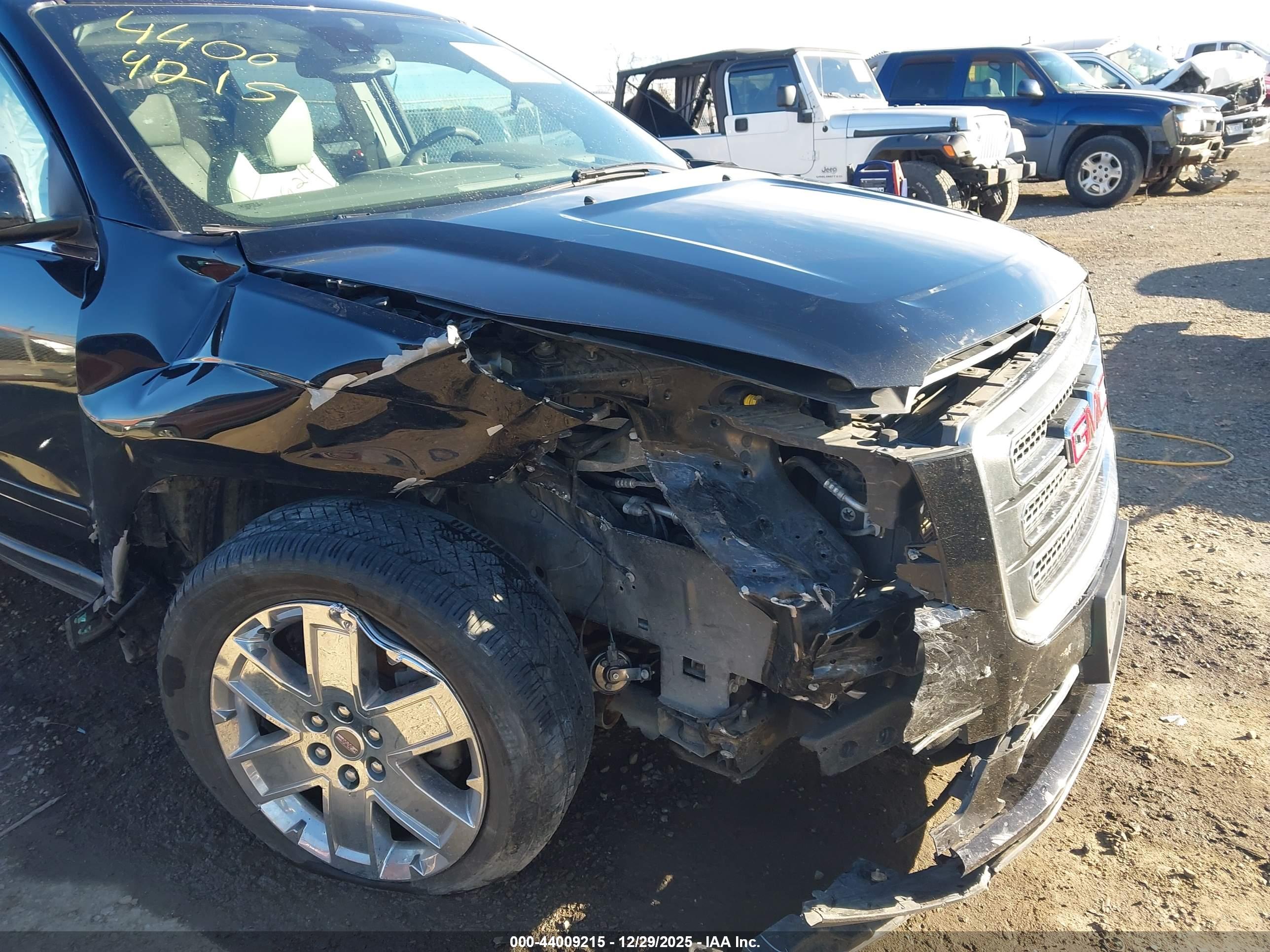 GMC ACADIA image 6