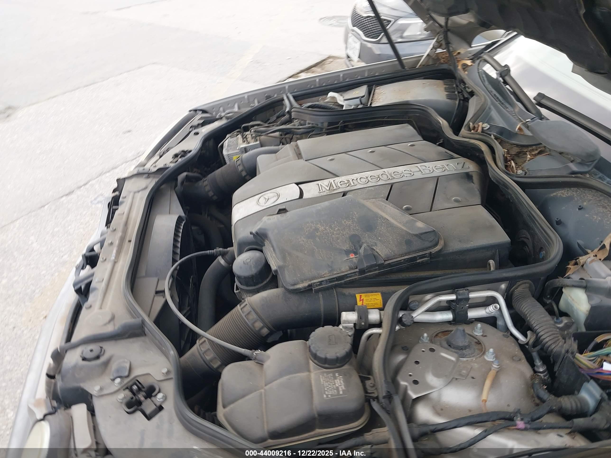MERCEDES-BENZ E image 10