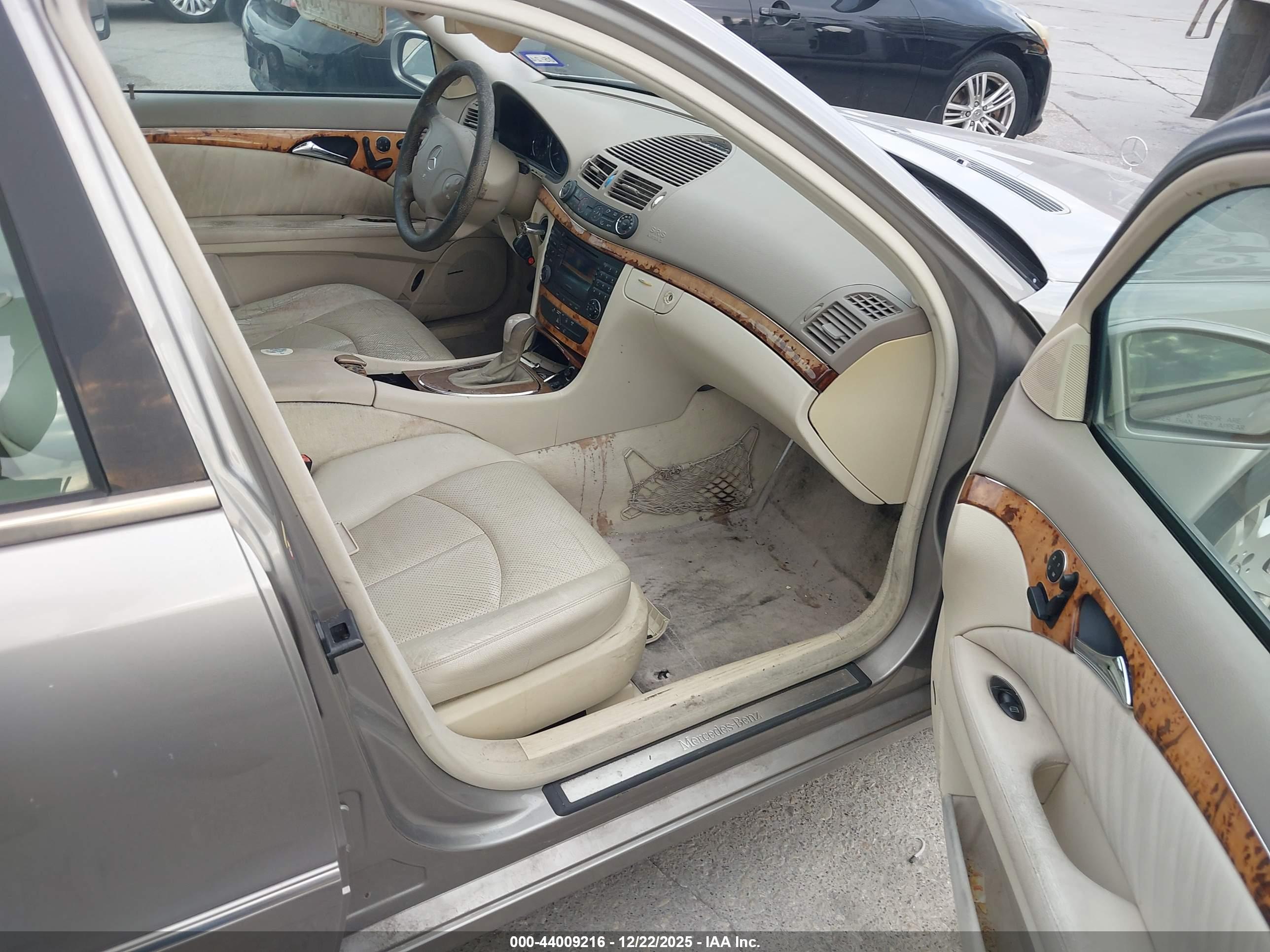MERCEDES-BENZ E image 5