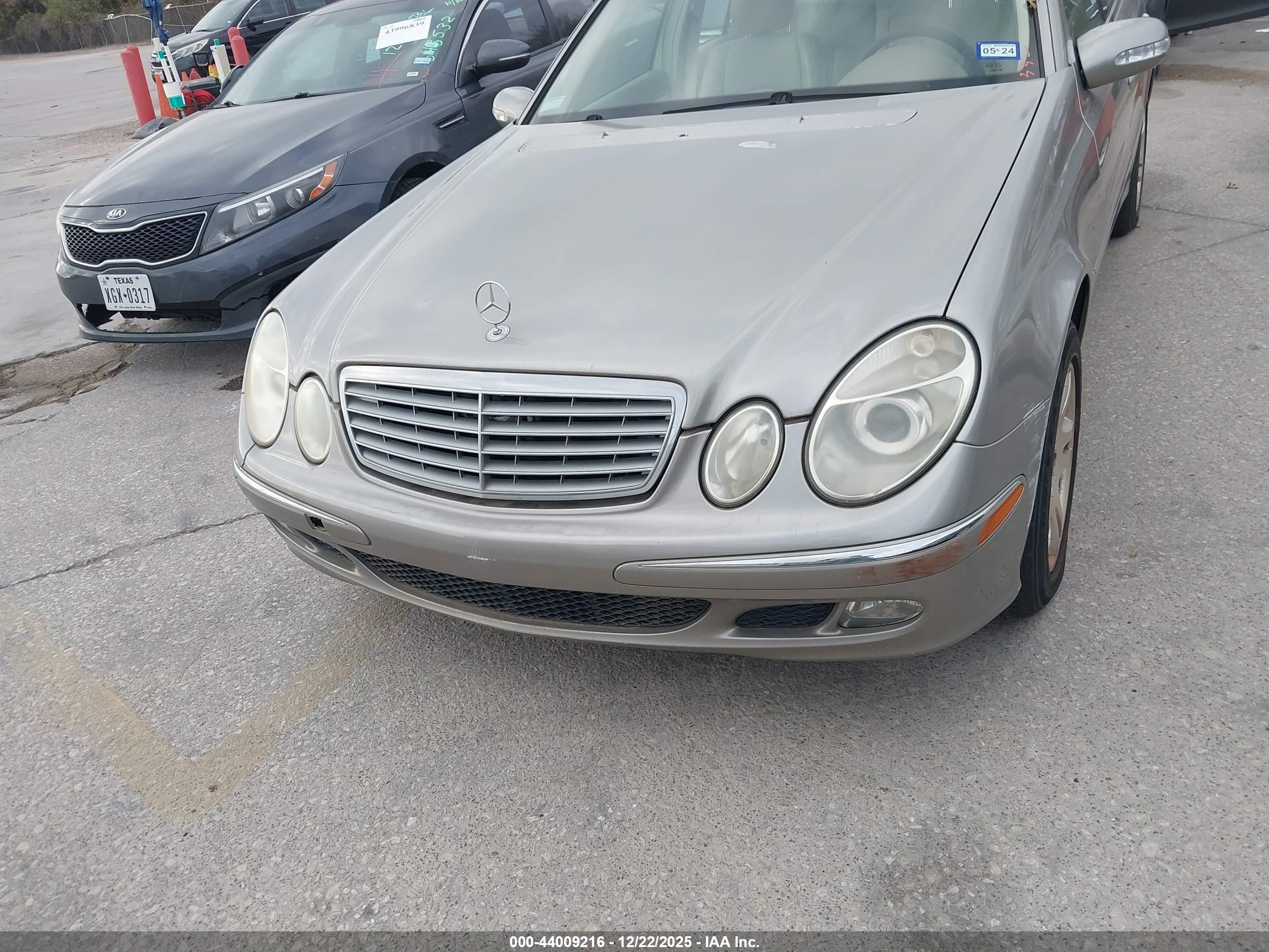 MERCEDES-BENZ E image 6
