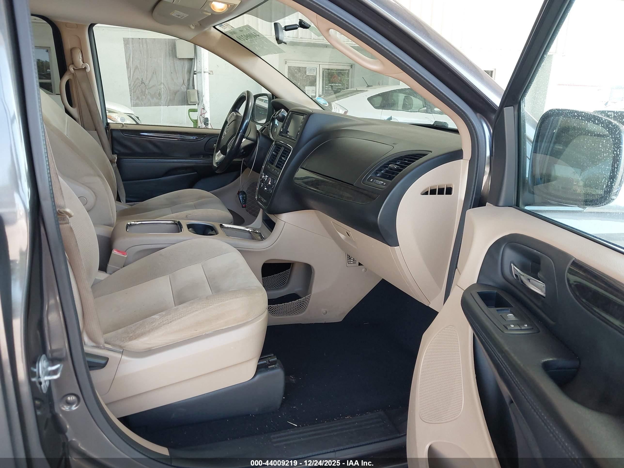 DODGE GRAND image 5