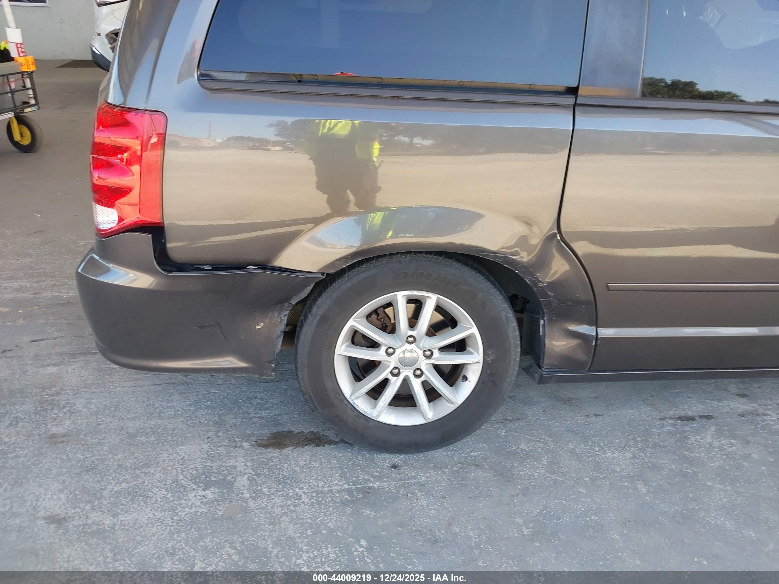 DODGE GRAND image 6