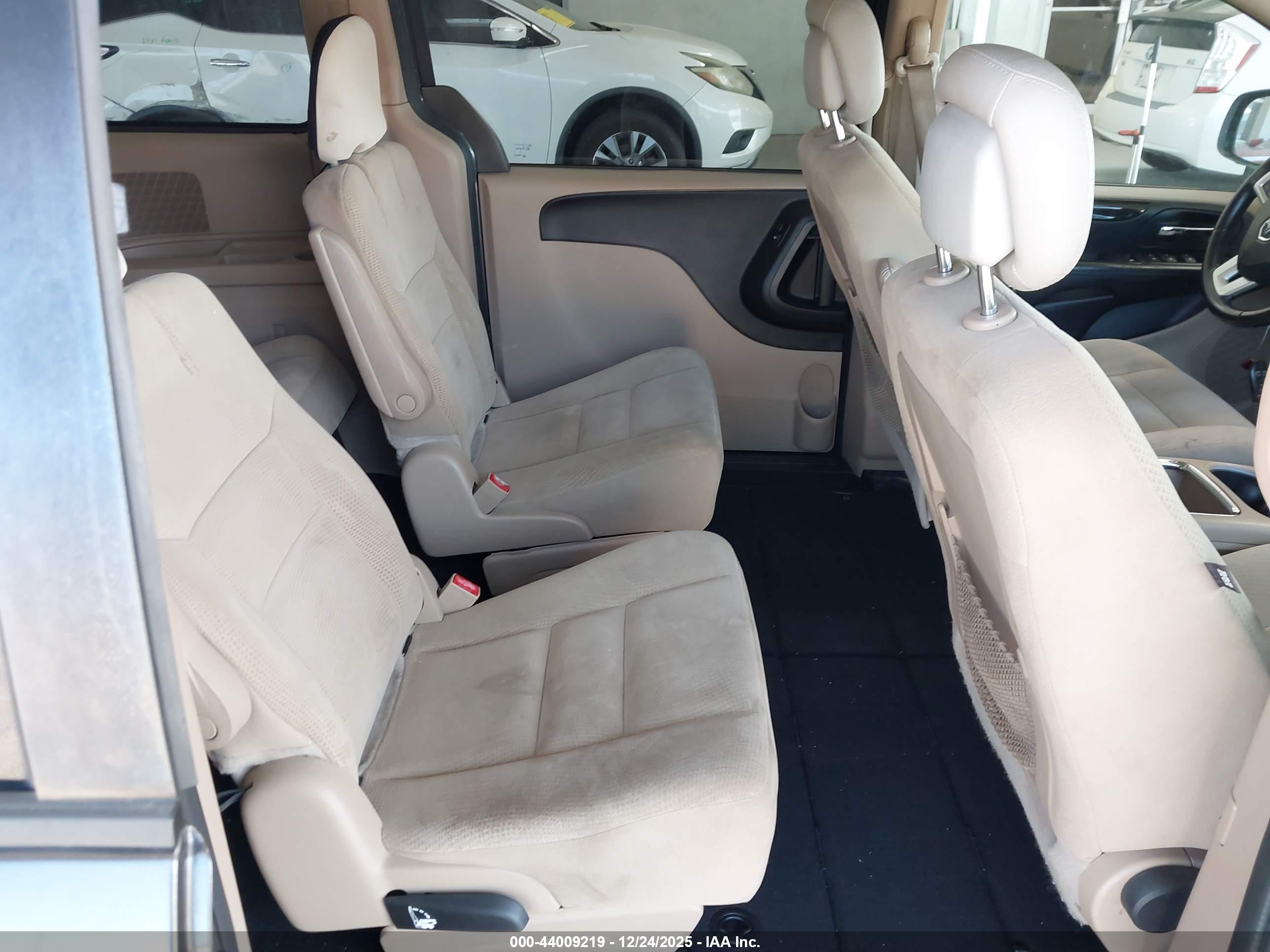DODGE GRAND image 8