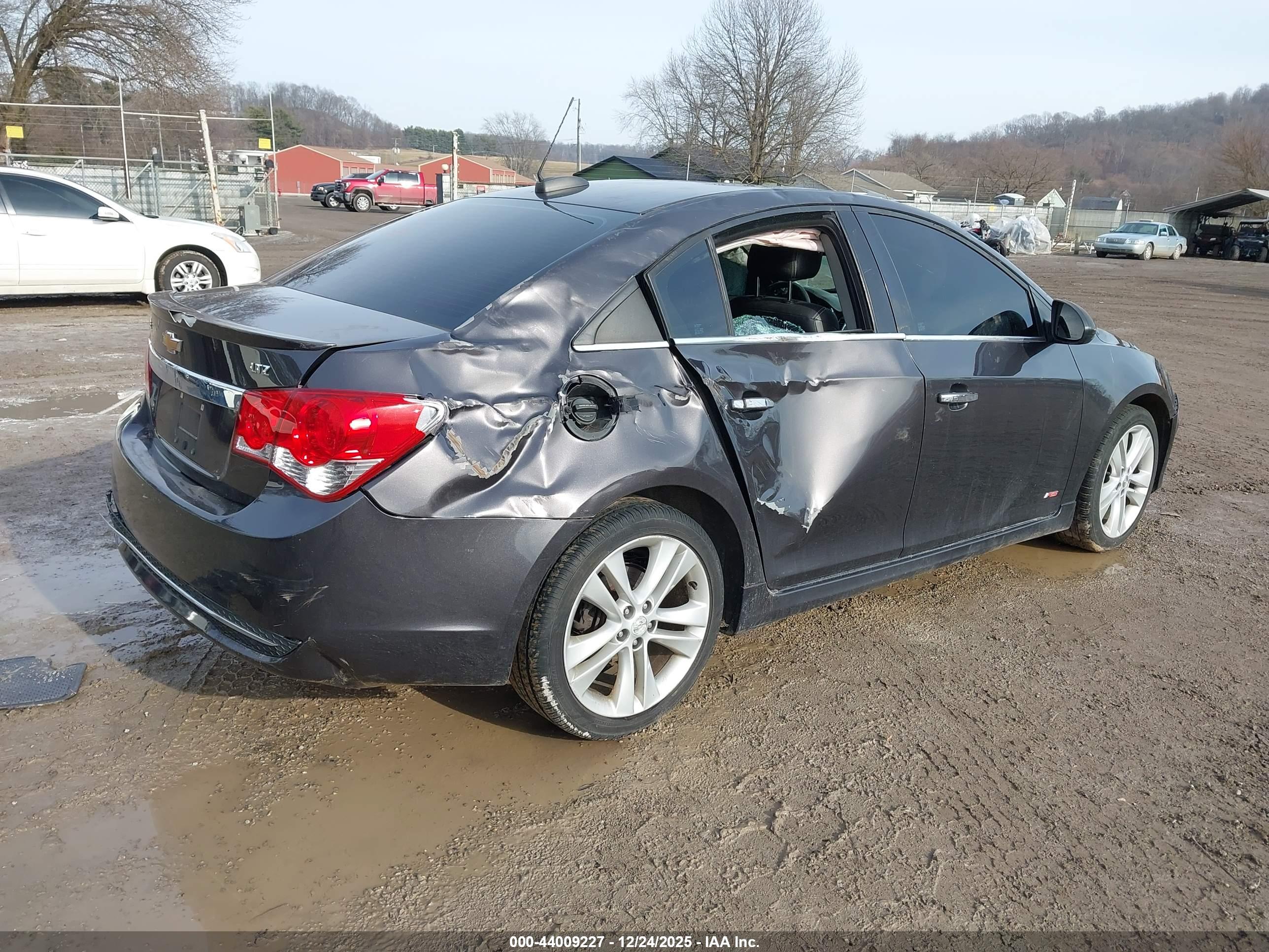 CHEVROLET CRUZE image 4