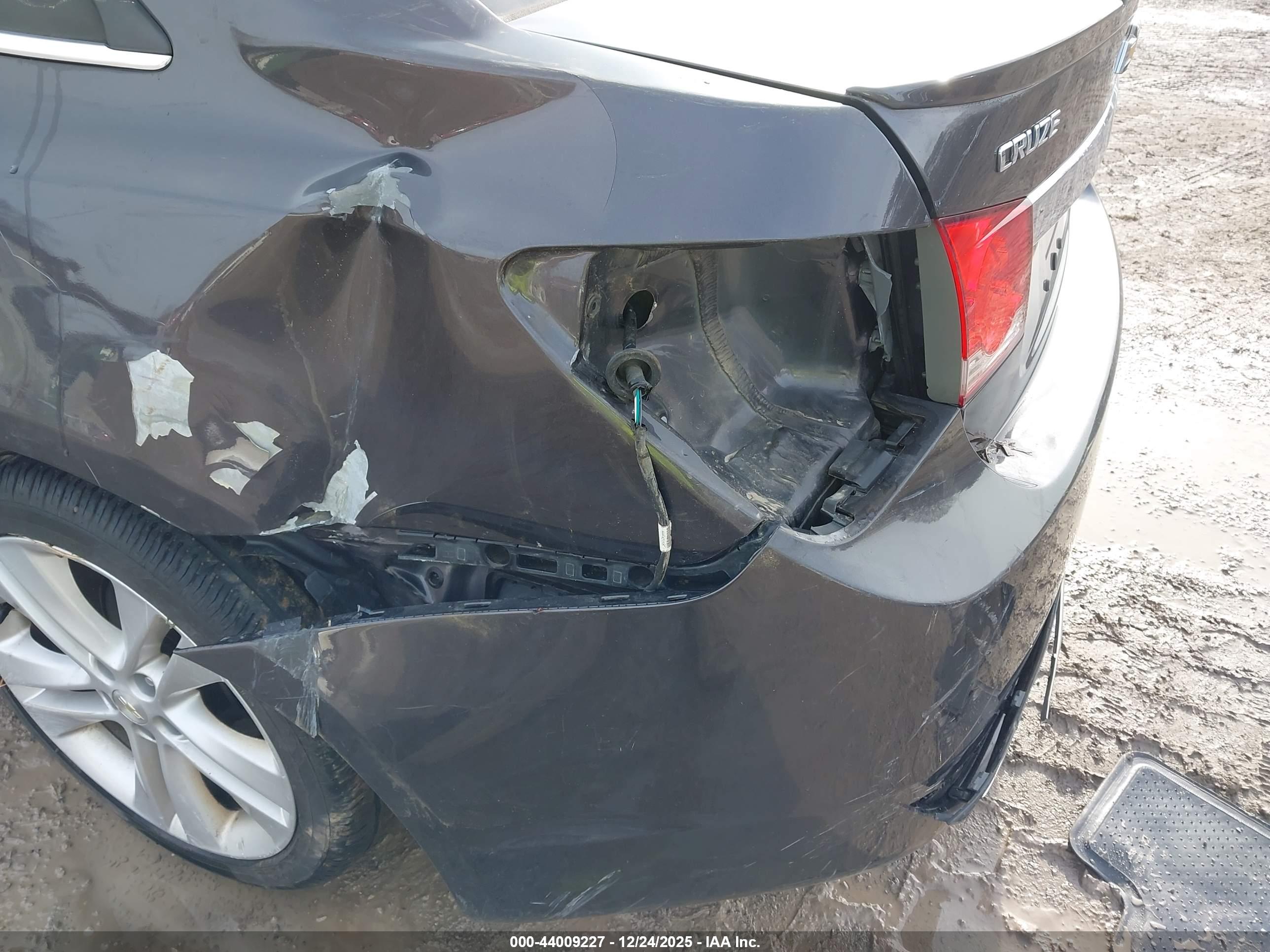CHEVROLET CRUZE image 6