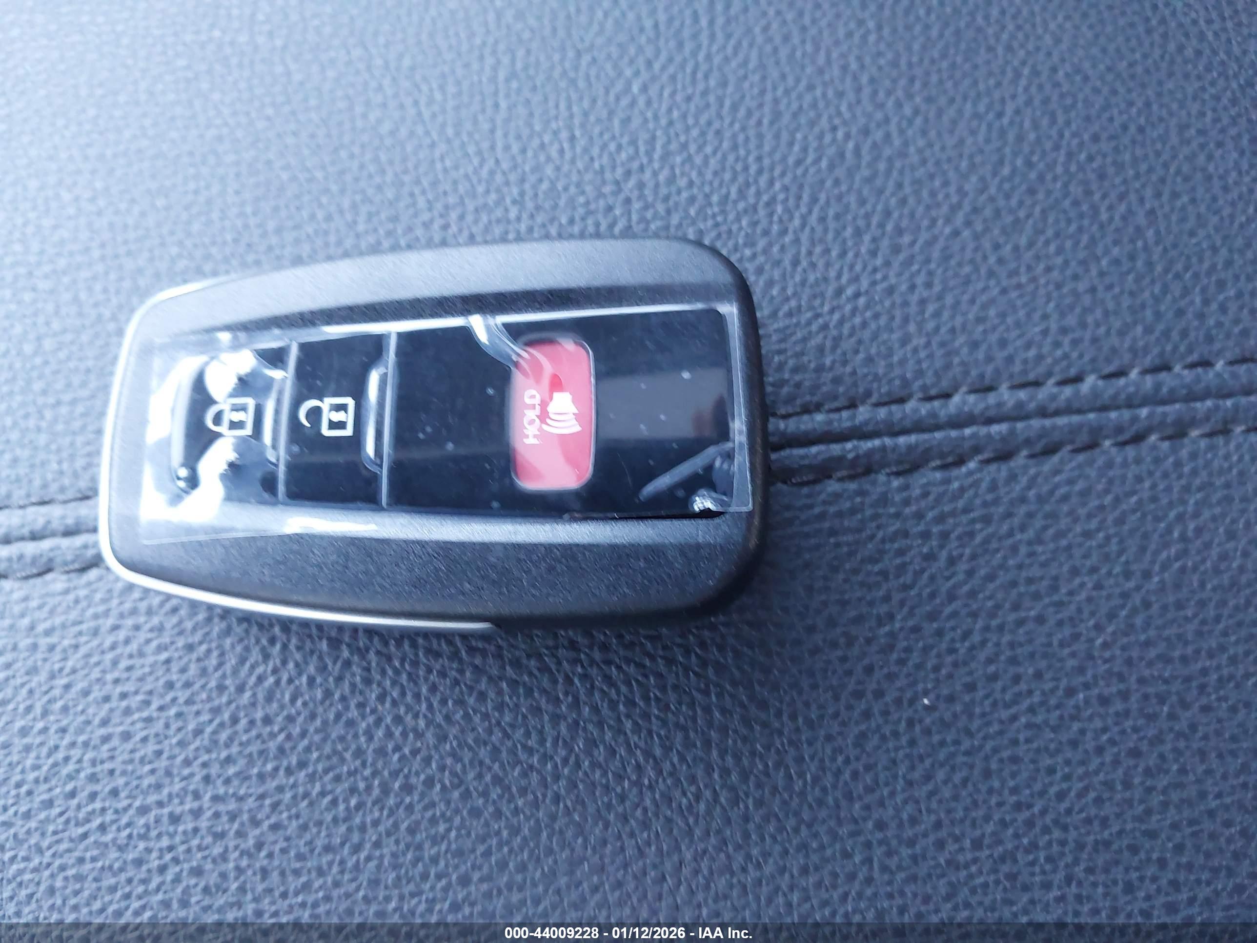 TOYOTA RAV4 image 11