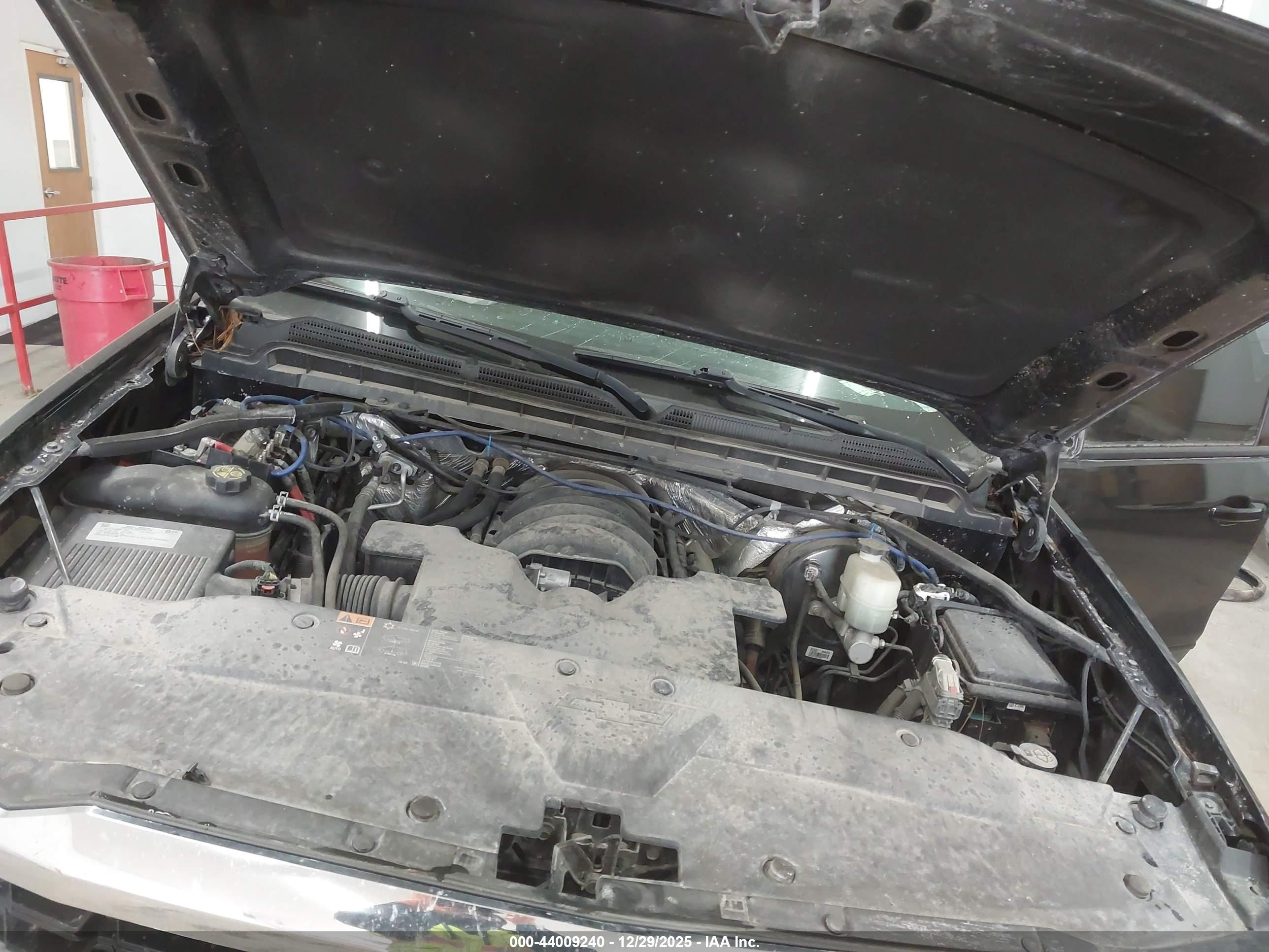 CHEVROLET SILVERADO image 10