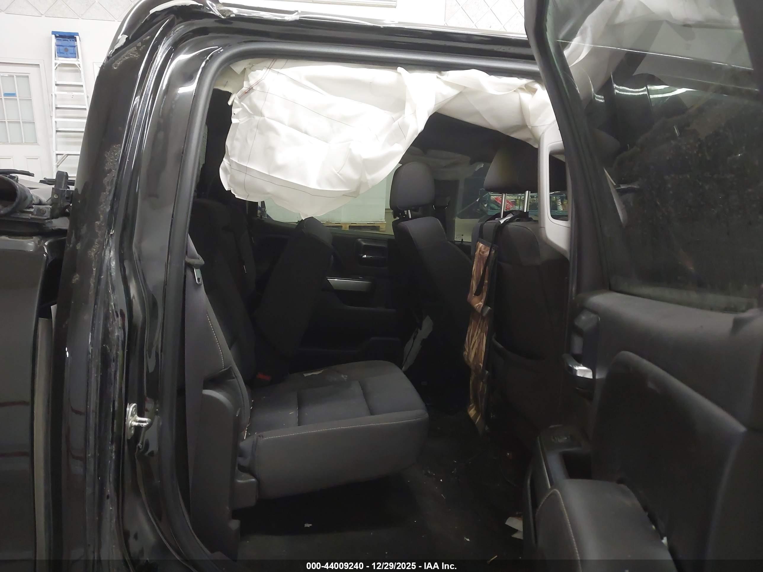 CHEVROLET SILVERADO image 8