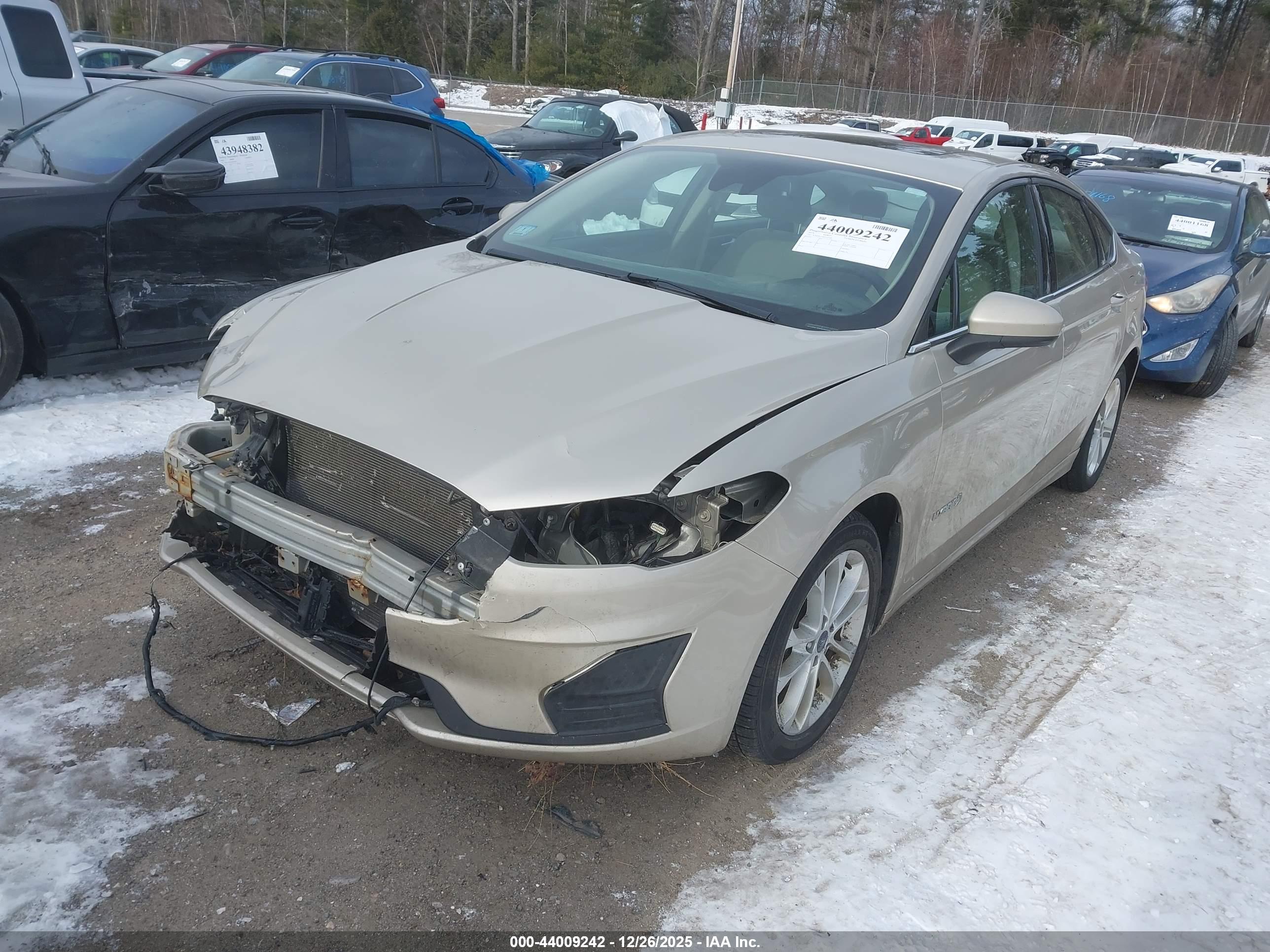 FORD FUSION image 2