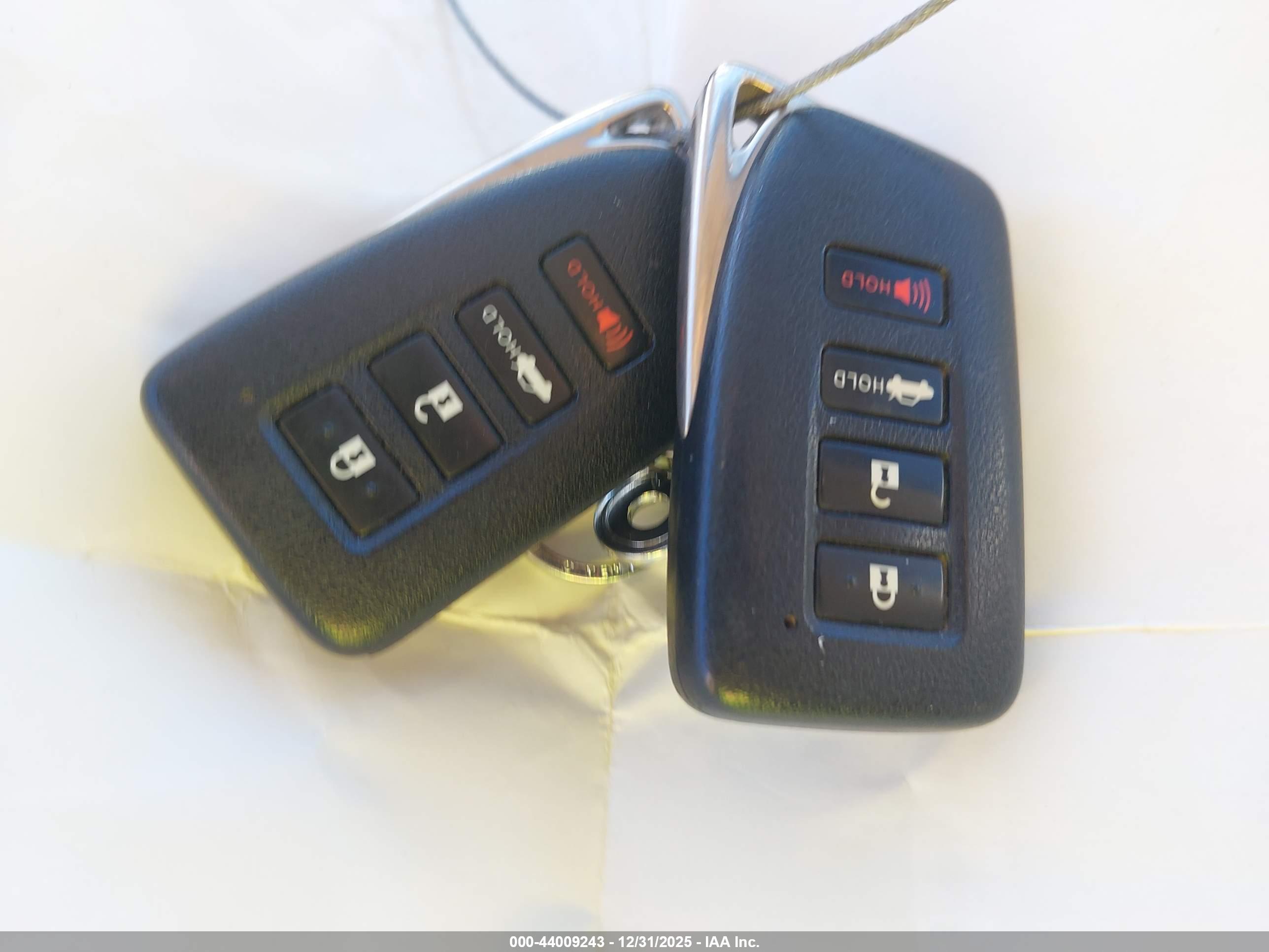 LEXUS ES image 11