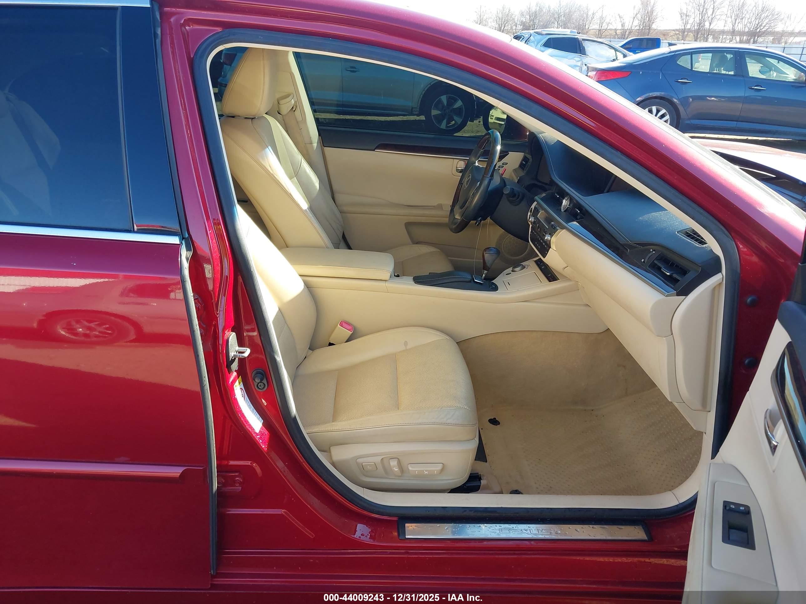 LEXUS ES image 5