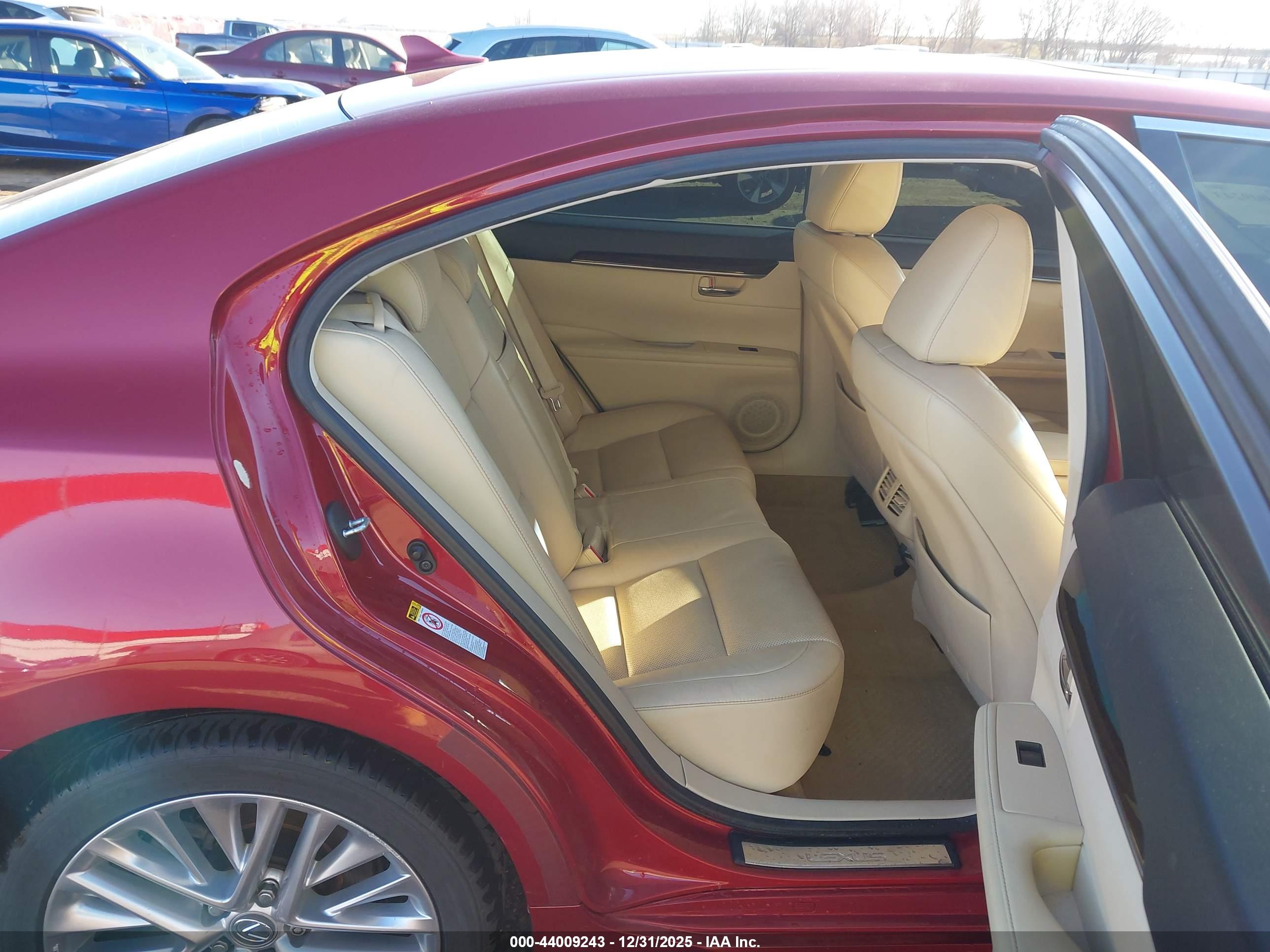 LEXUS ES image 8