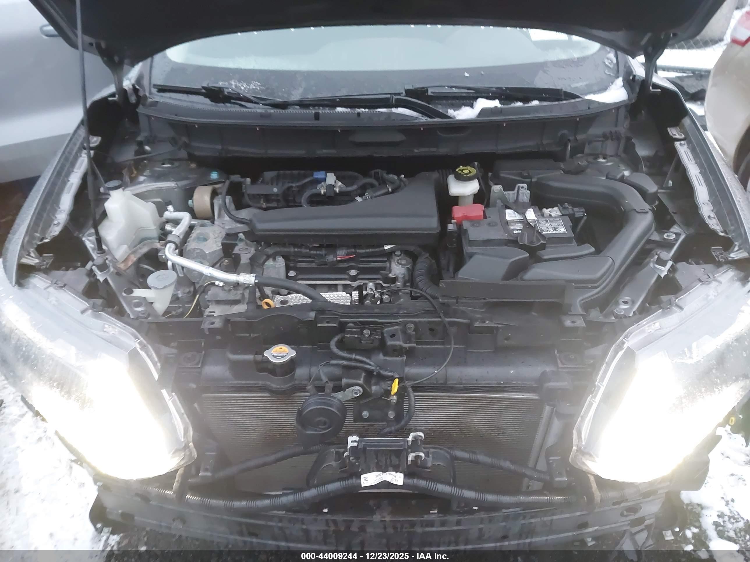 NISSAN ROGUE image 10