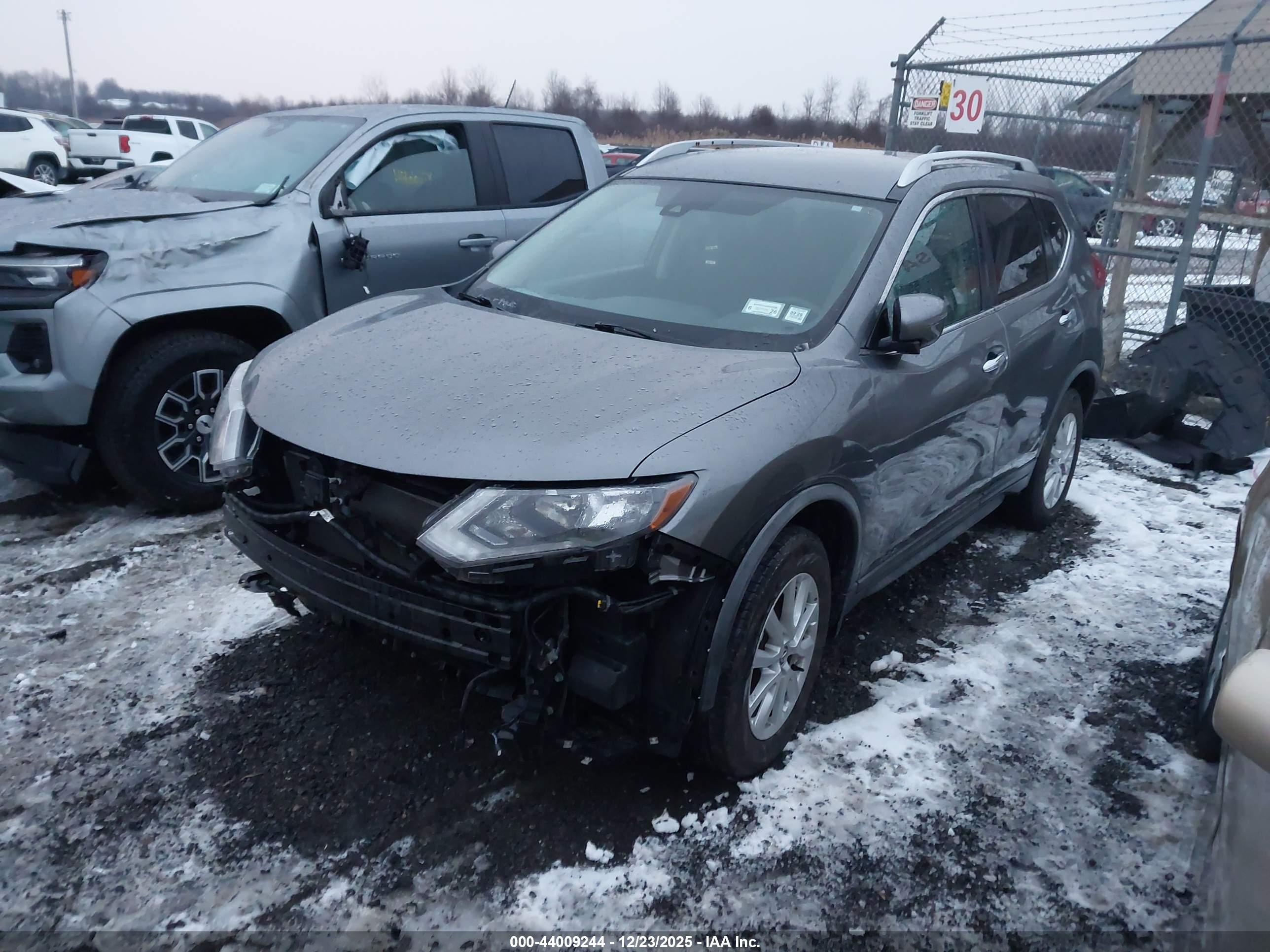 NISSAN ROGUE image 2