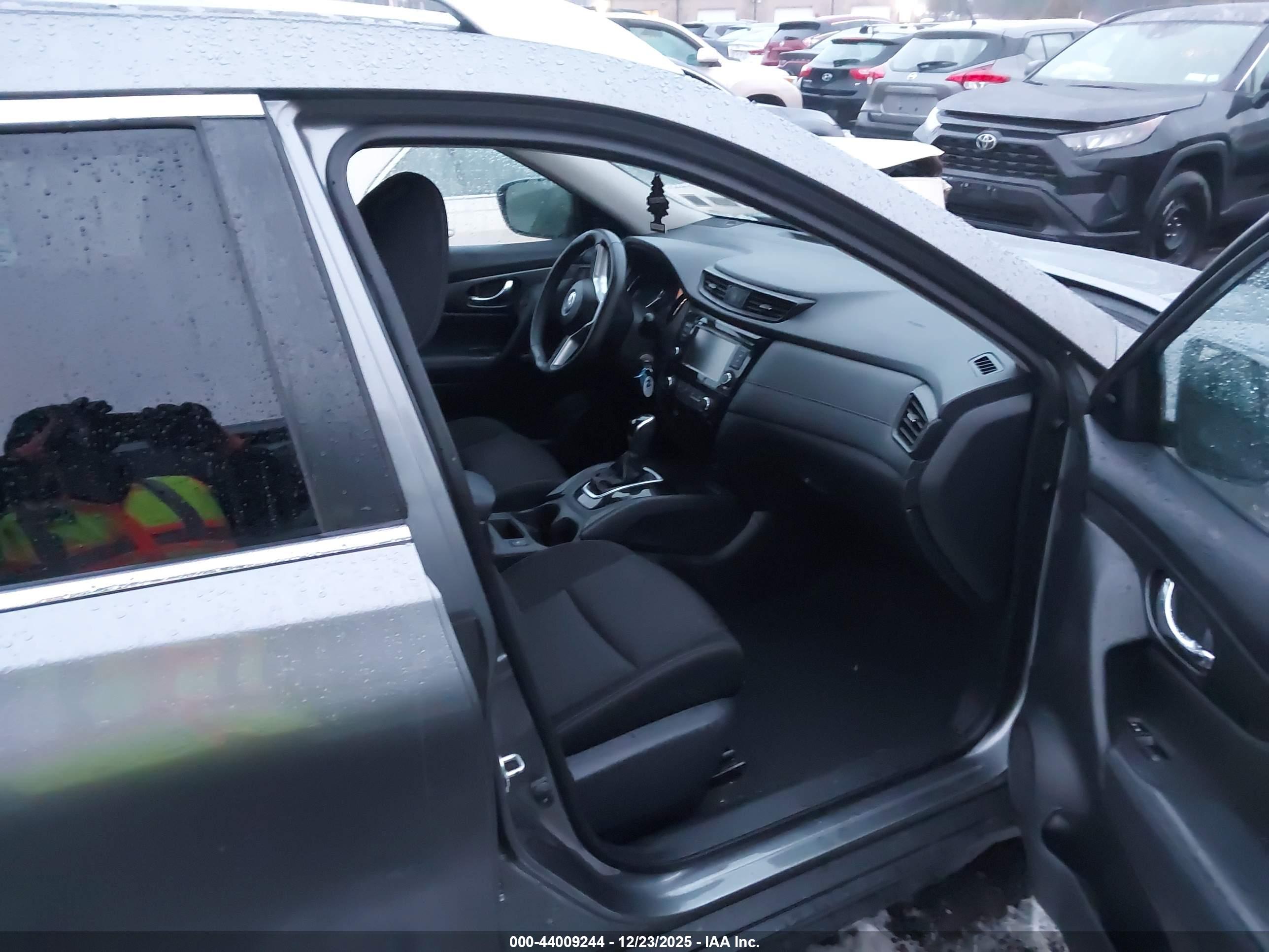 NISSAN ROGUE image 5