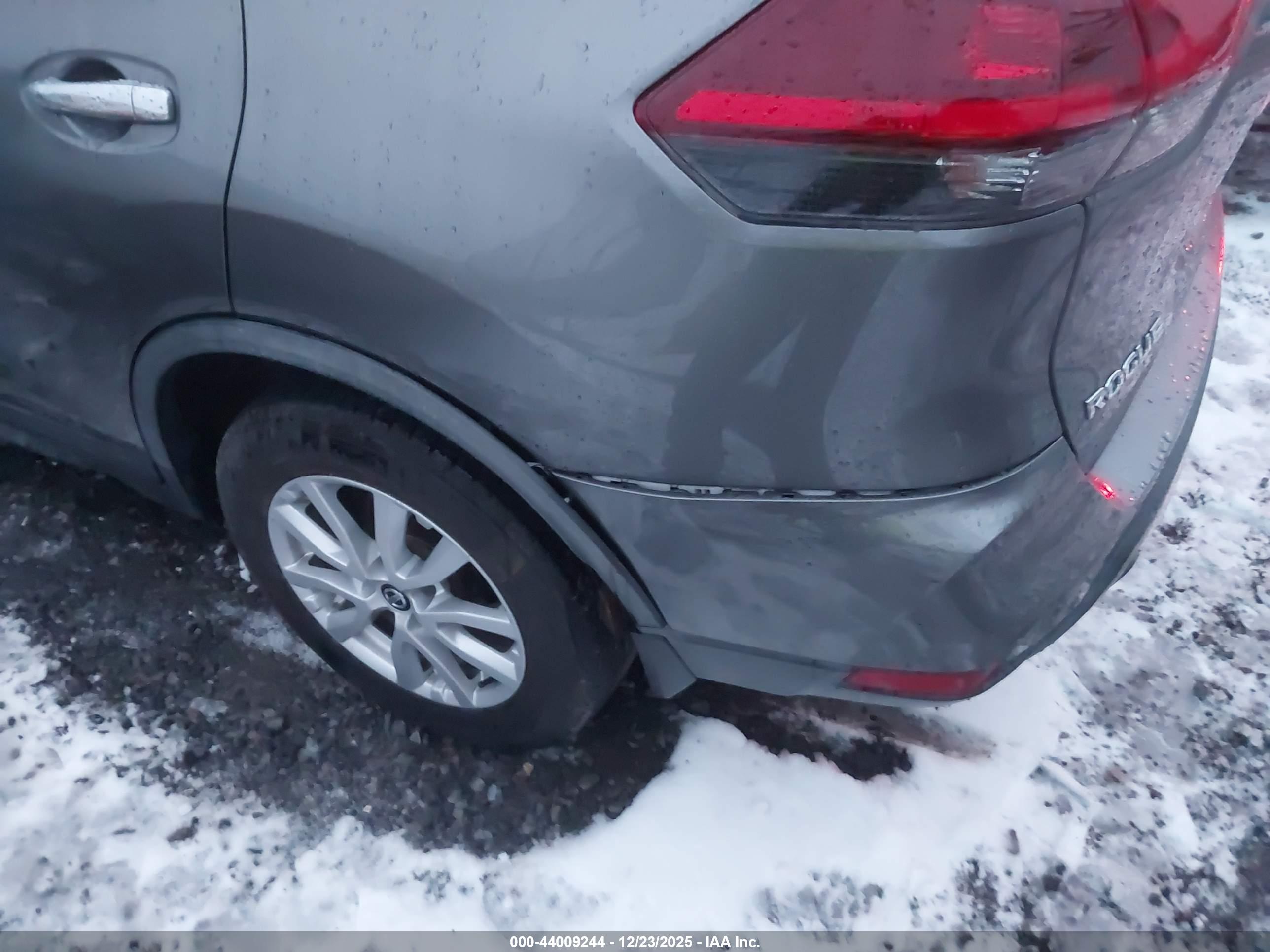 NISSAN ROGUE image 6