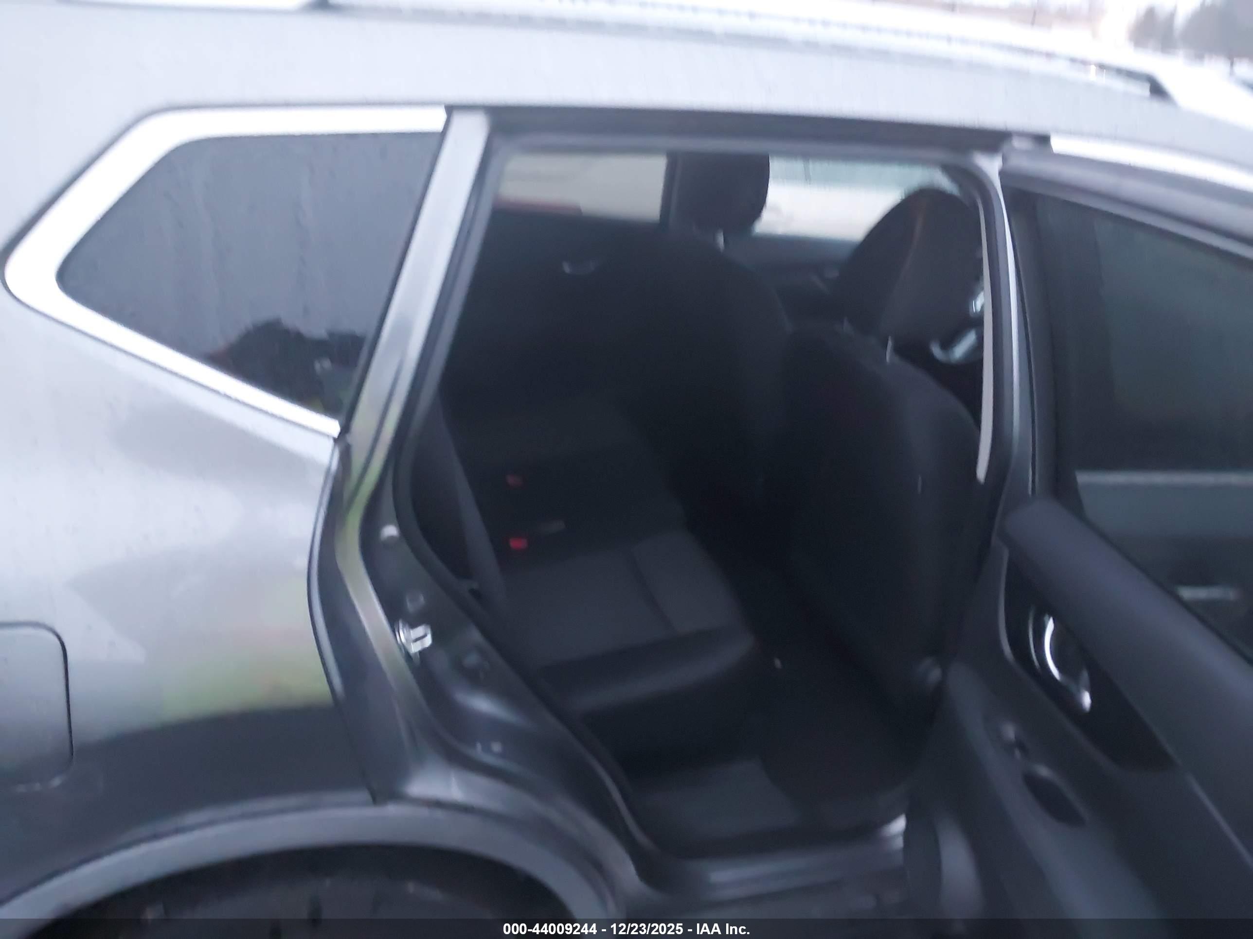 NISSAN ROGUE image 8