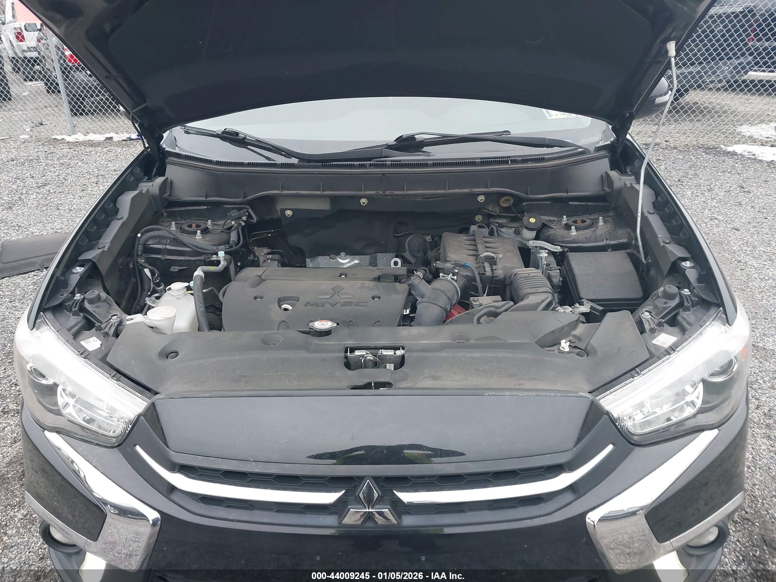 MITSUBISHI OUTLANDER image 10