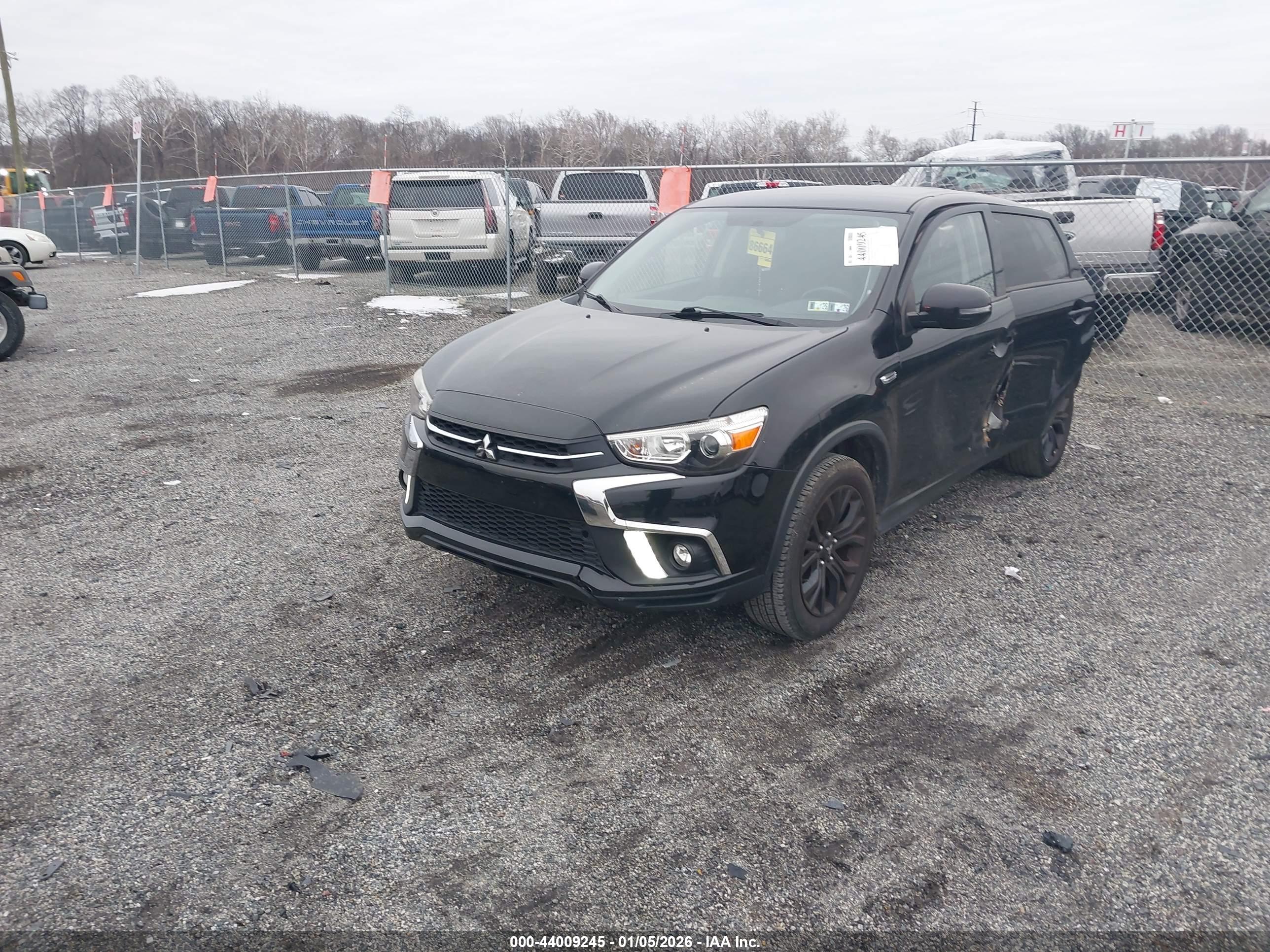 MITSUBISHI OUTLANDER image 2