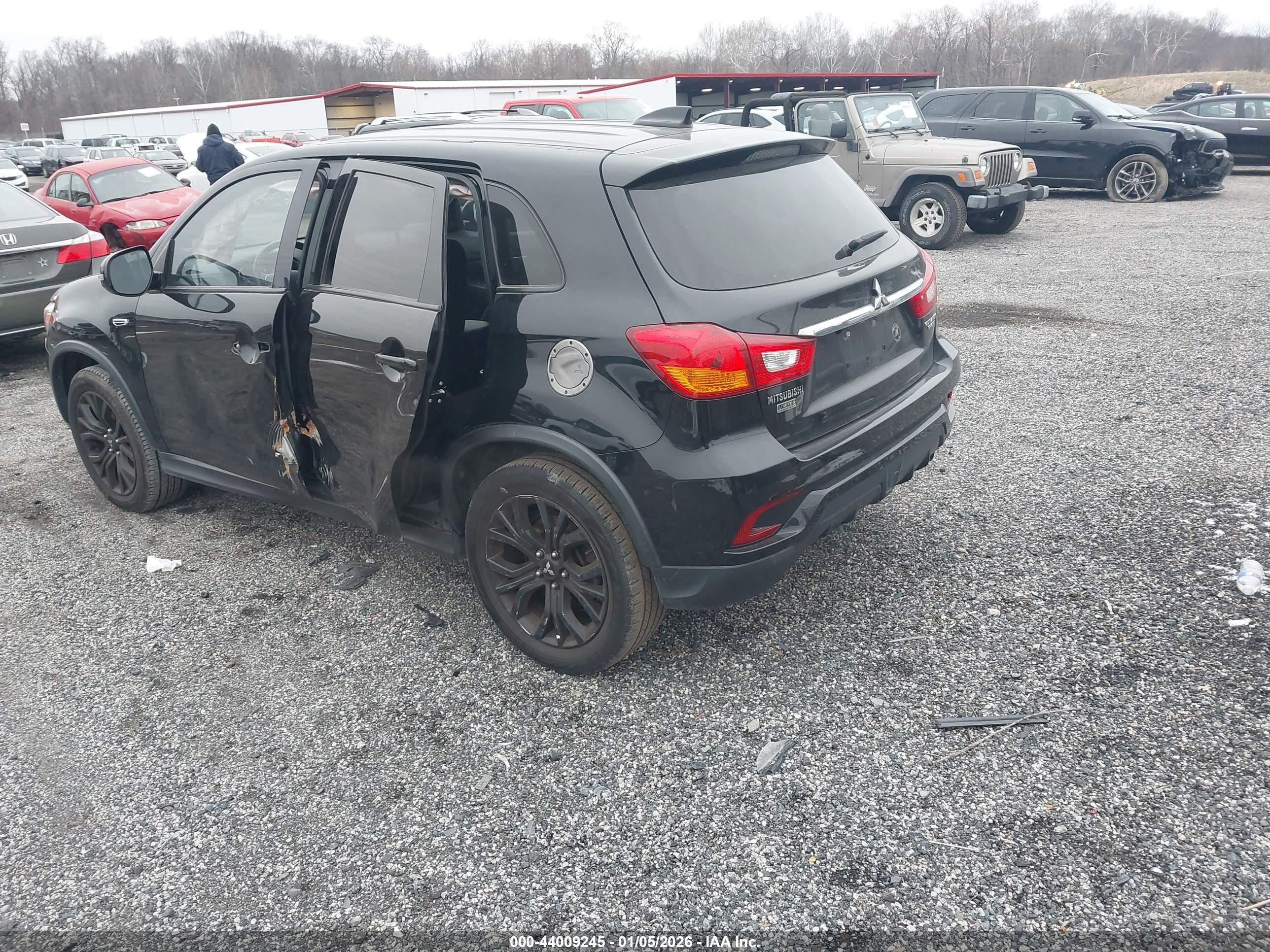 MITSUBISHI OUTLANDER image 3