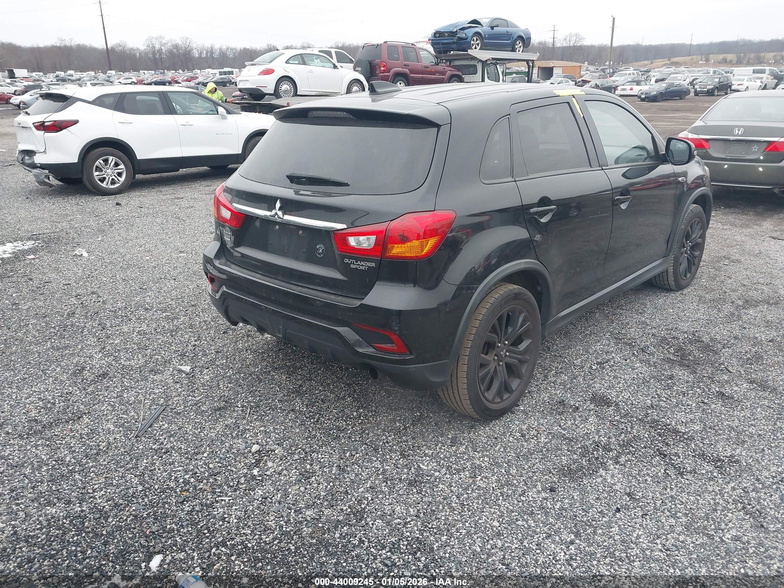MITSUBISHI OUTLANDER image 4