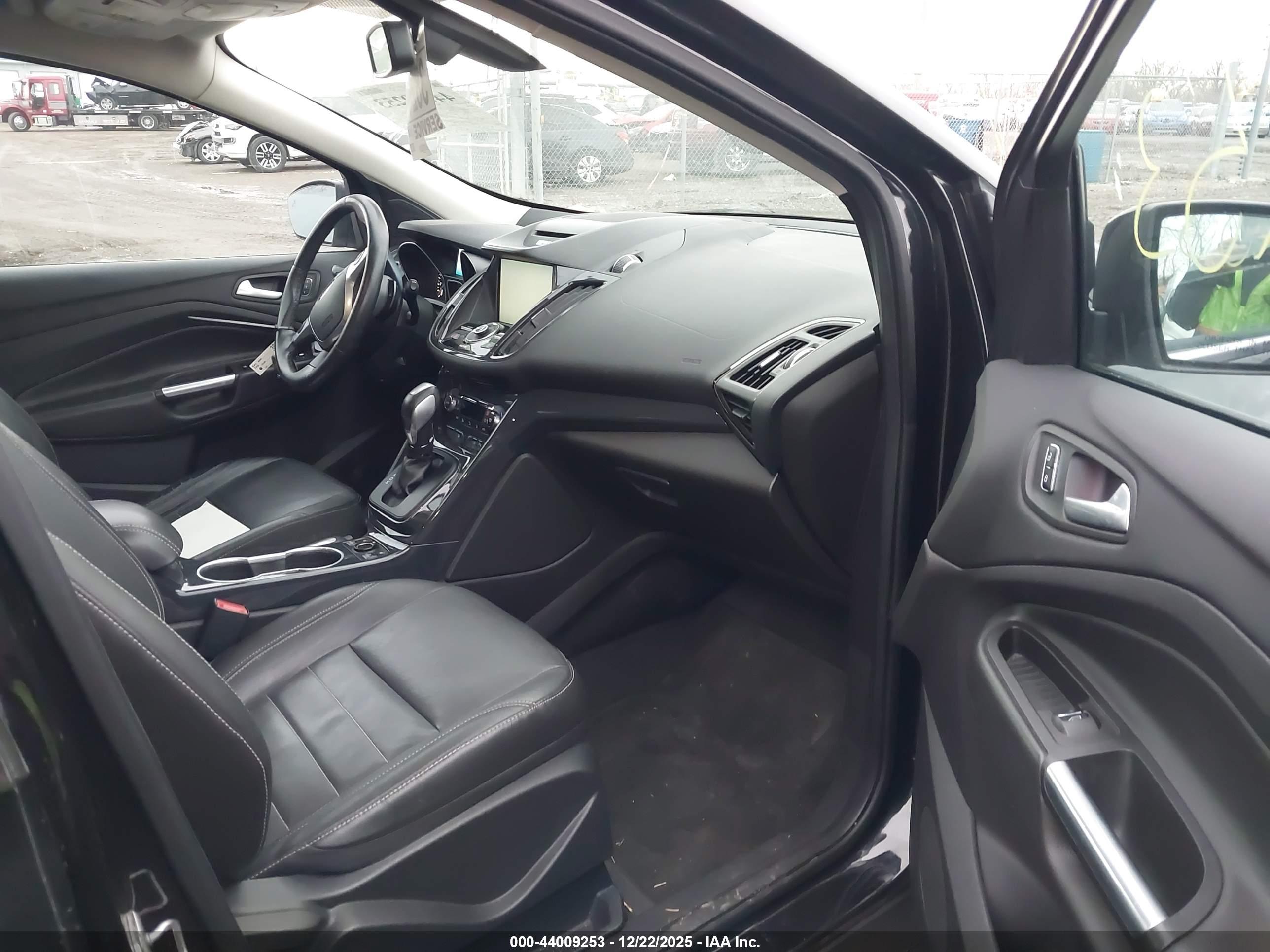 FORD ESCAPE image 5