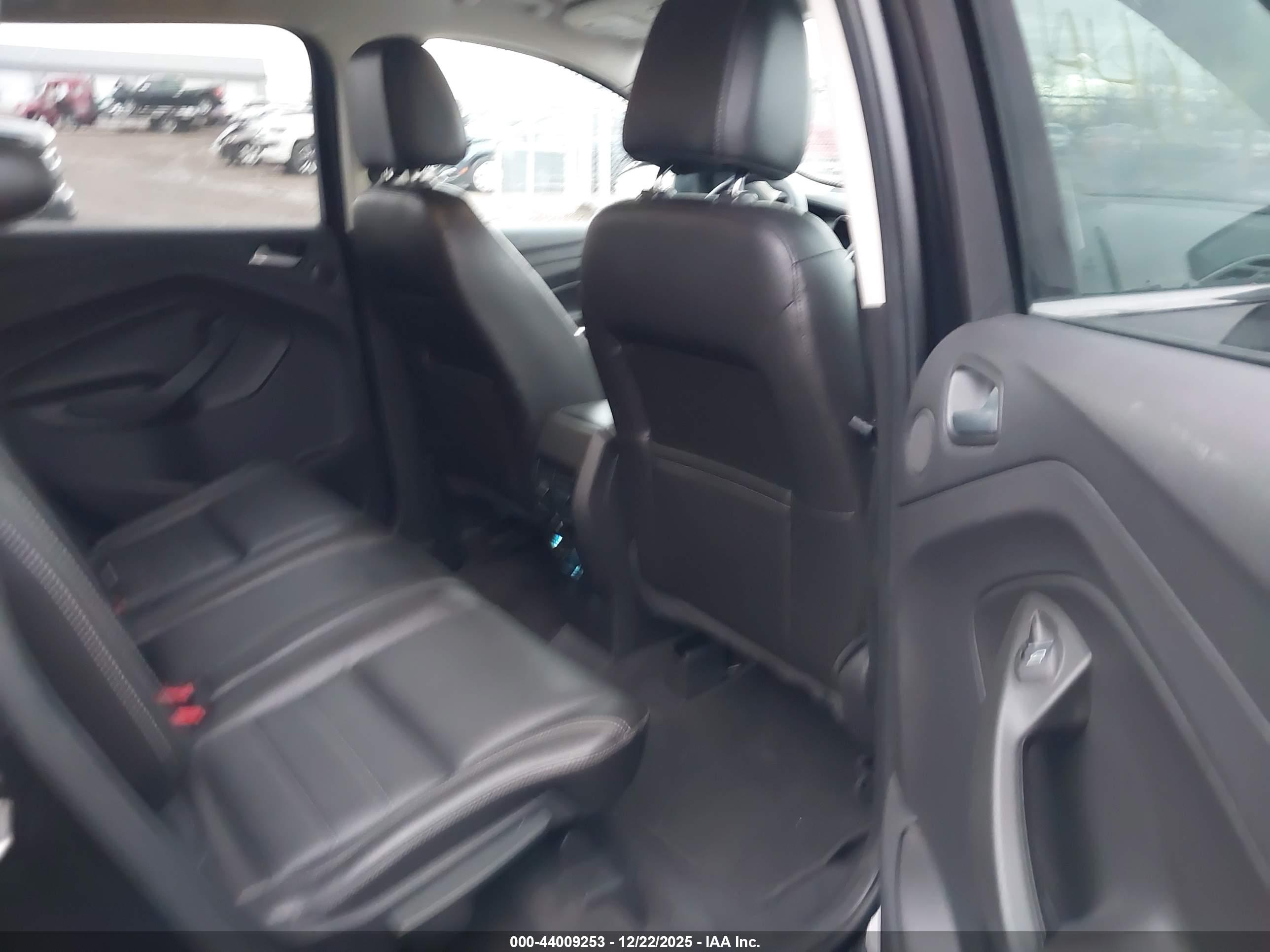 FORD ESCAPE image 8