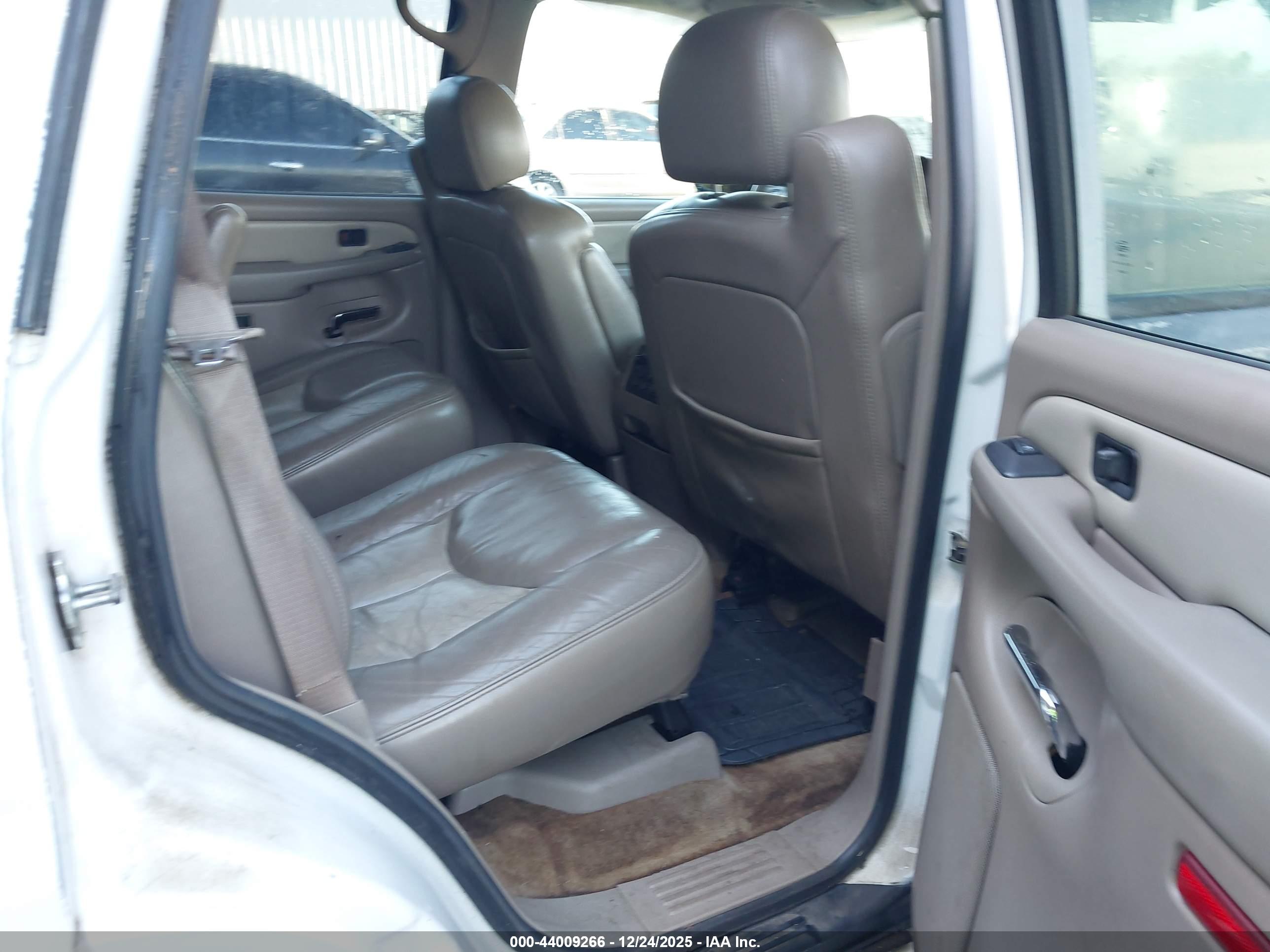 GMC YUKON image 8