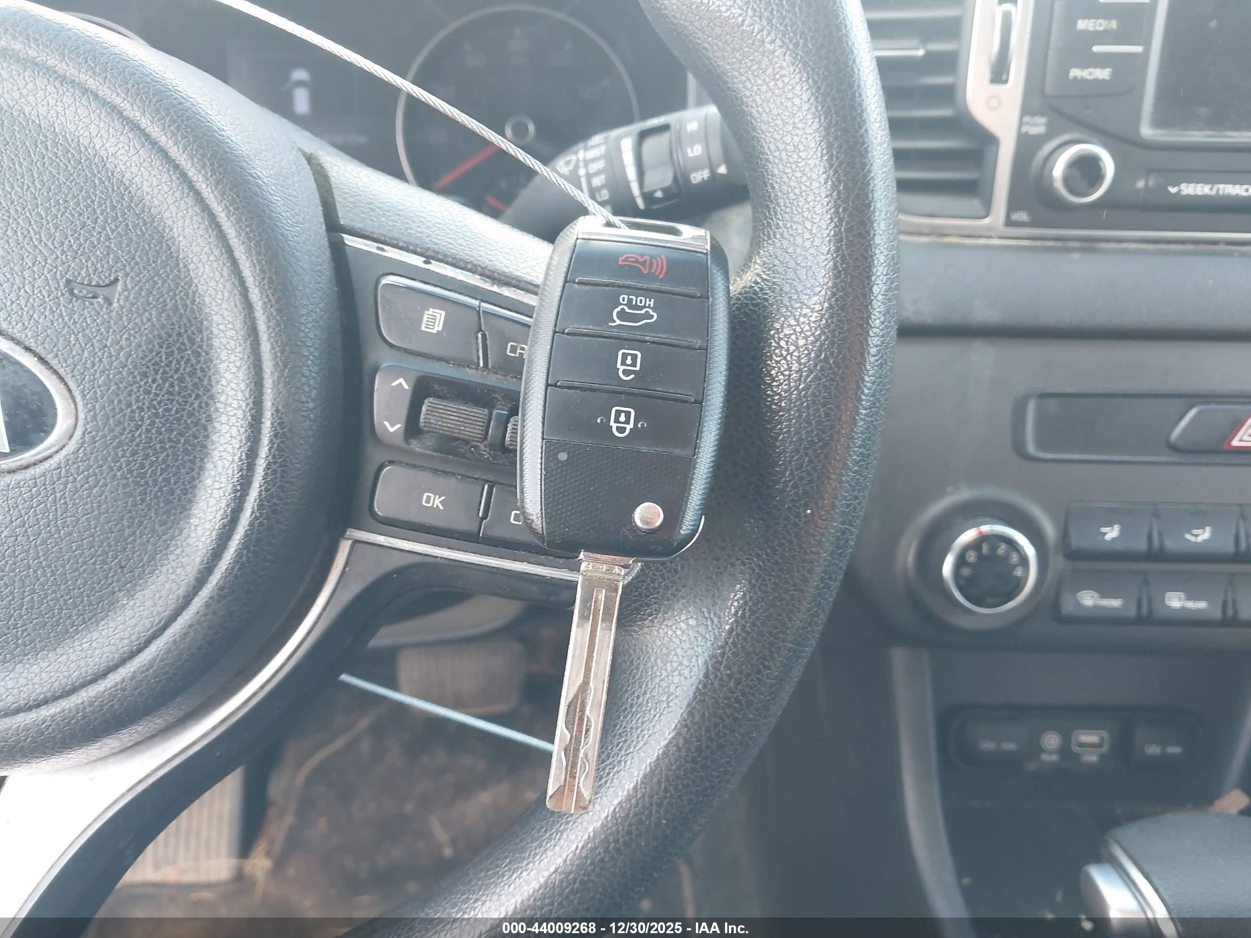 KIA SPORTAGE image 11