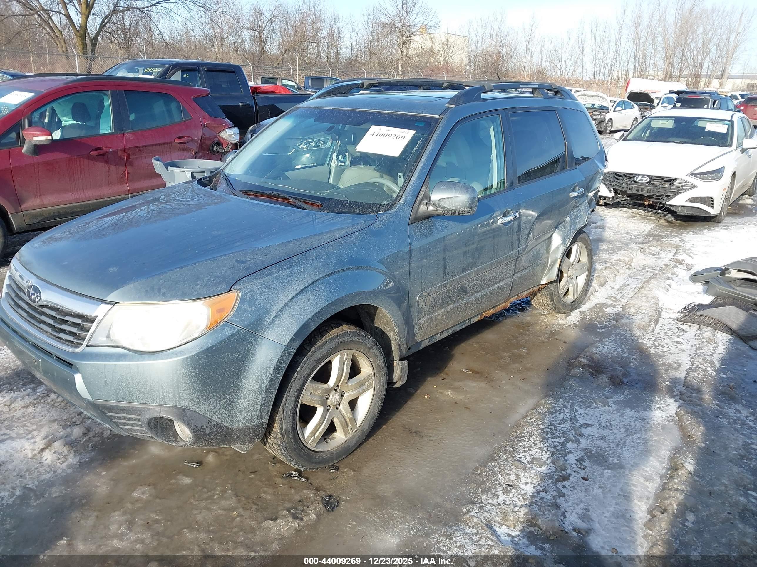 SUBARU FORESTER image 2