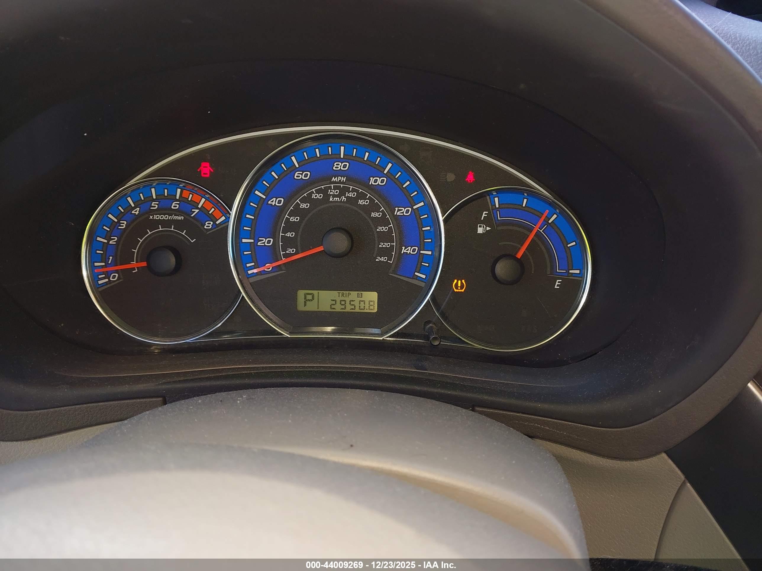 SUBARU FORESTER image 7