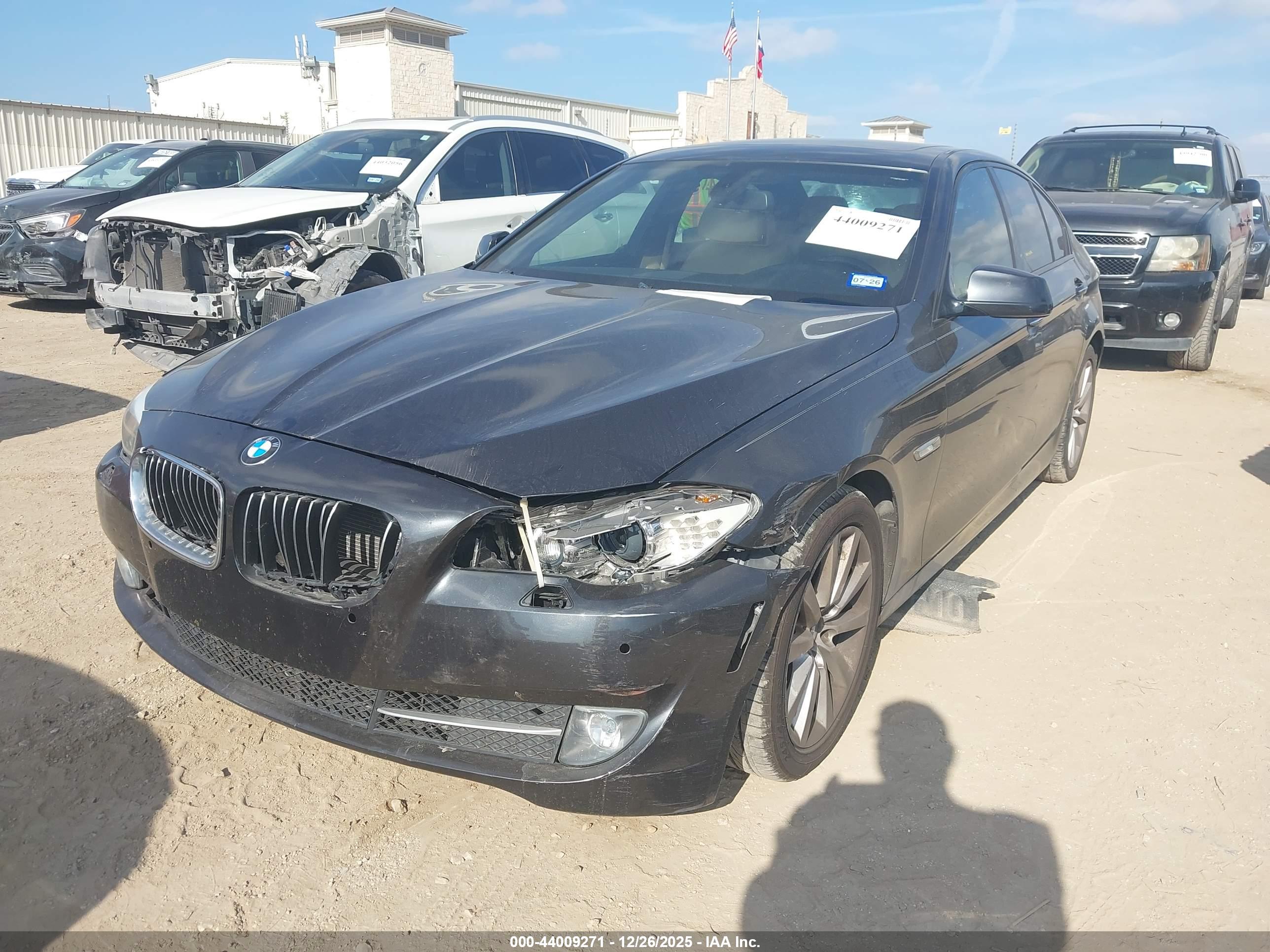 BMW 528I image 2