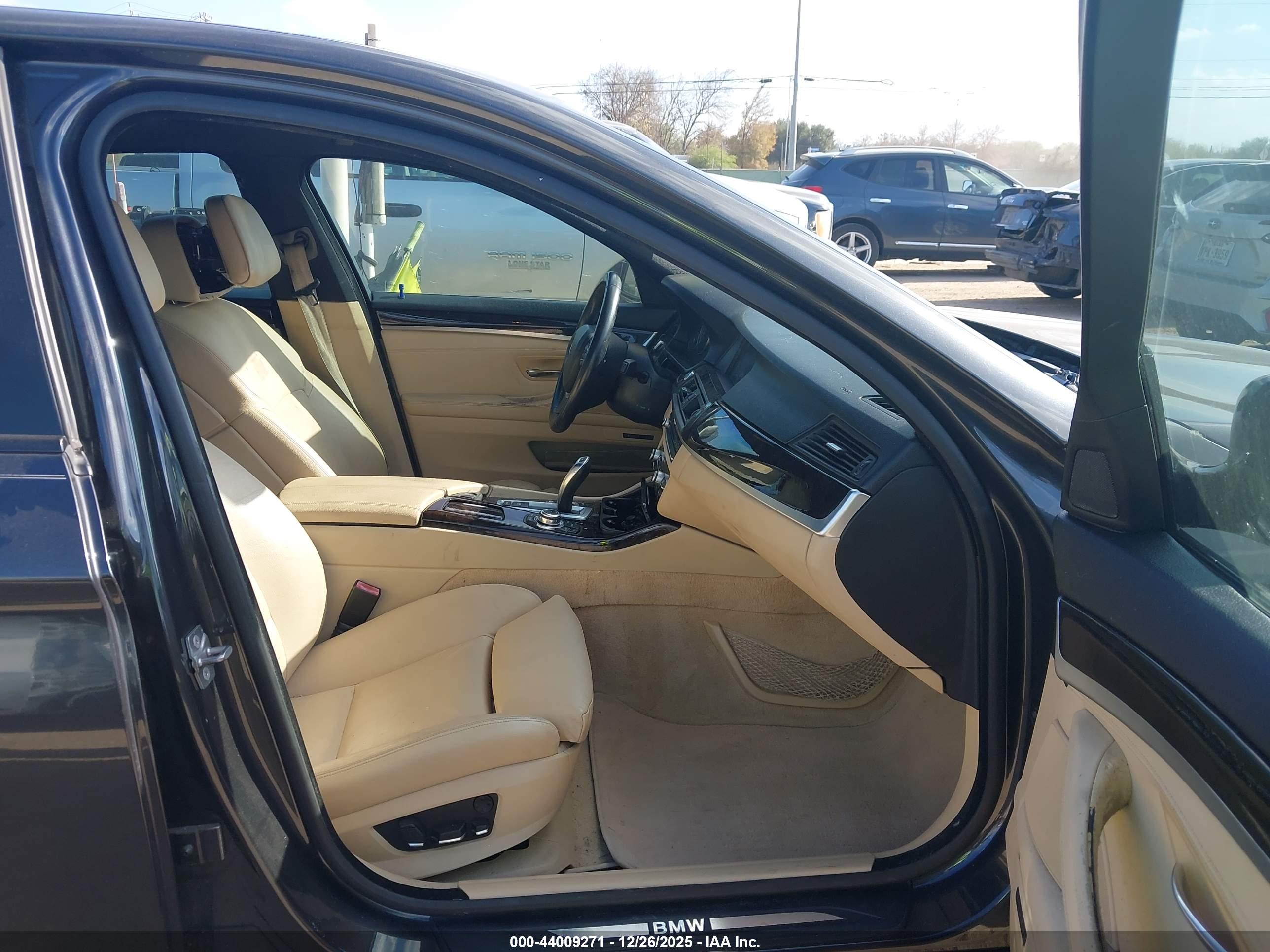 BMW 528I image 5