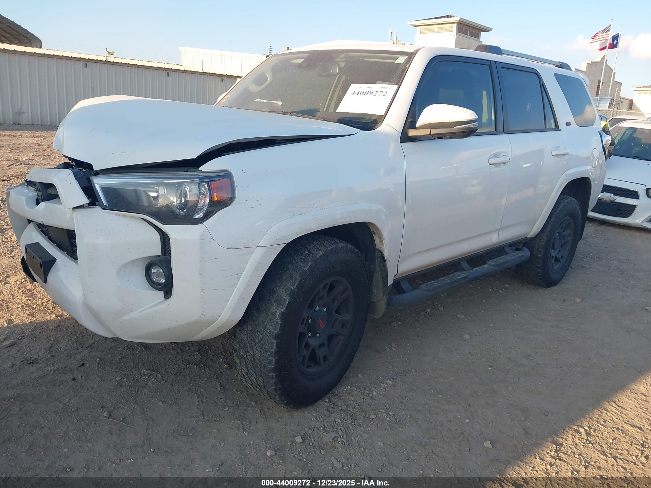 TOYOTA 4RUNNER image 2