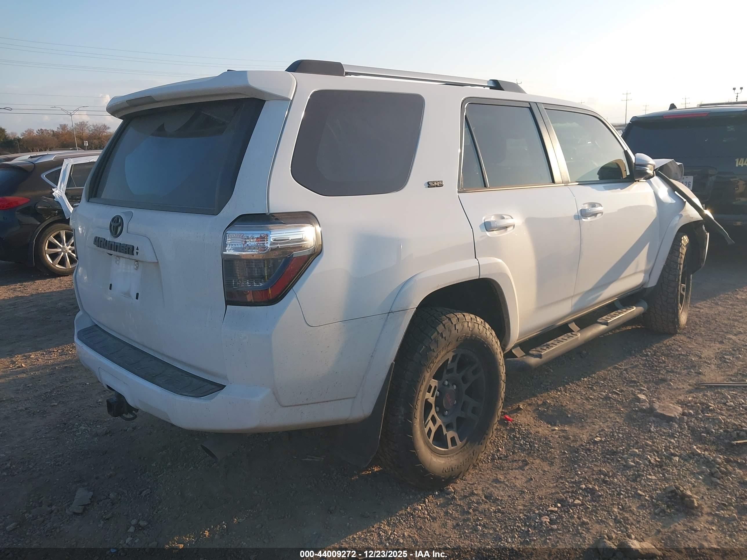 TOYOTA 4RUNNER image 4