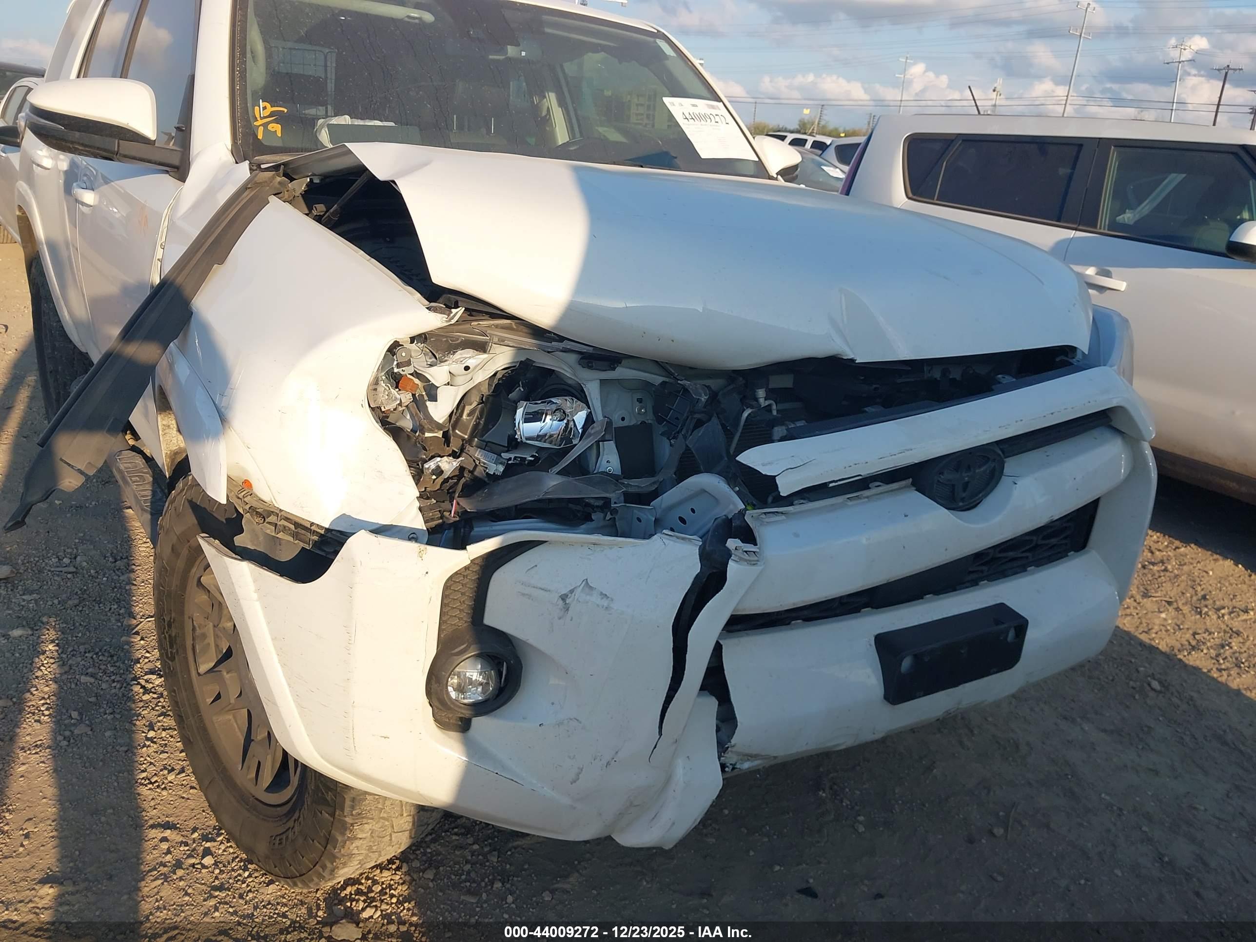 TOYOTA 4RUNNER image 6