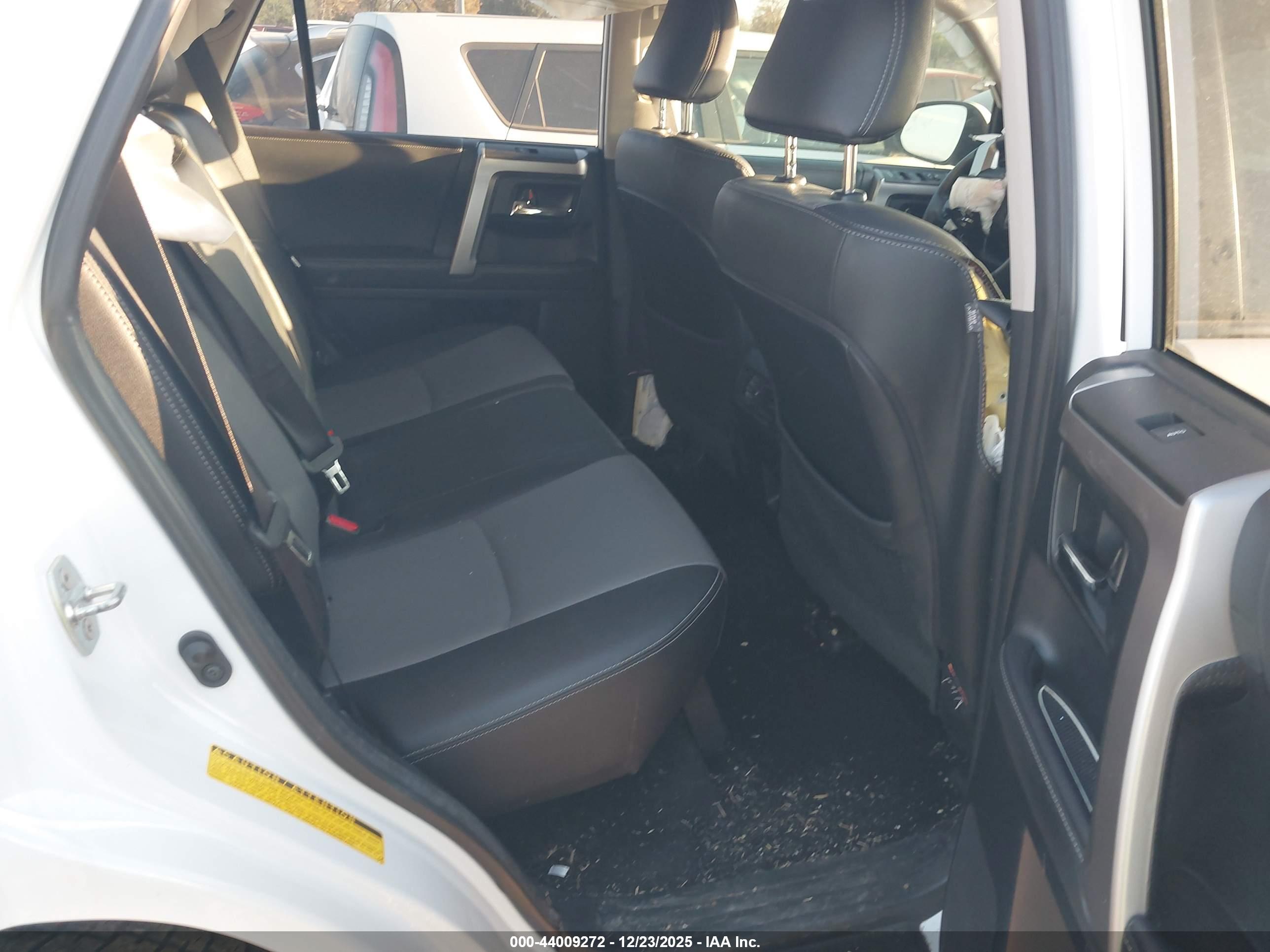TOYOTA 4RUNNER image 8