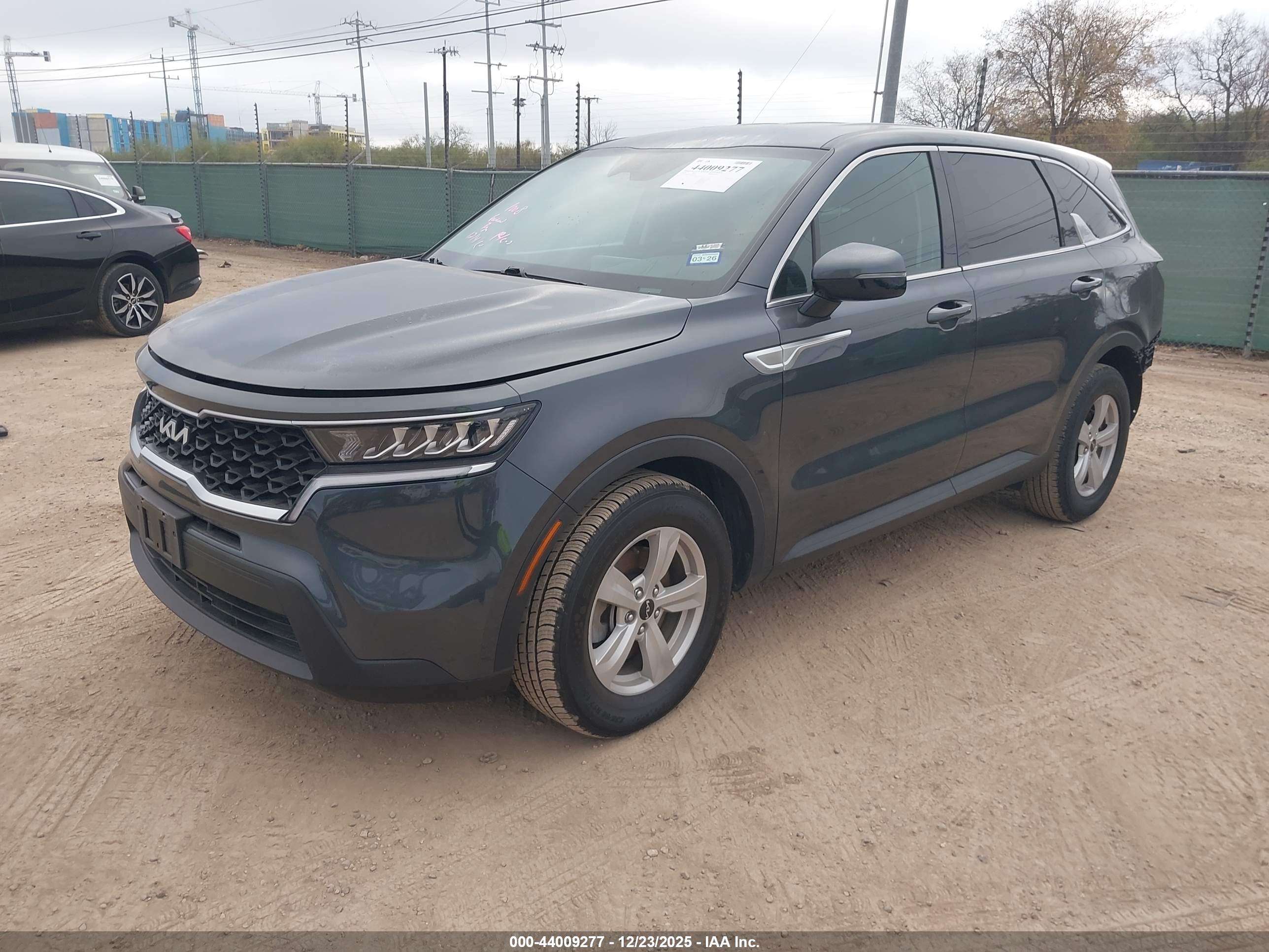 KIA SORENTO image 2