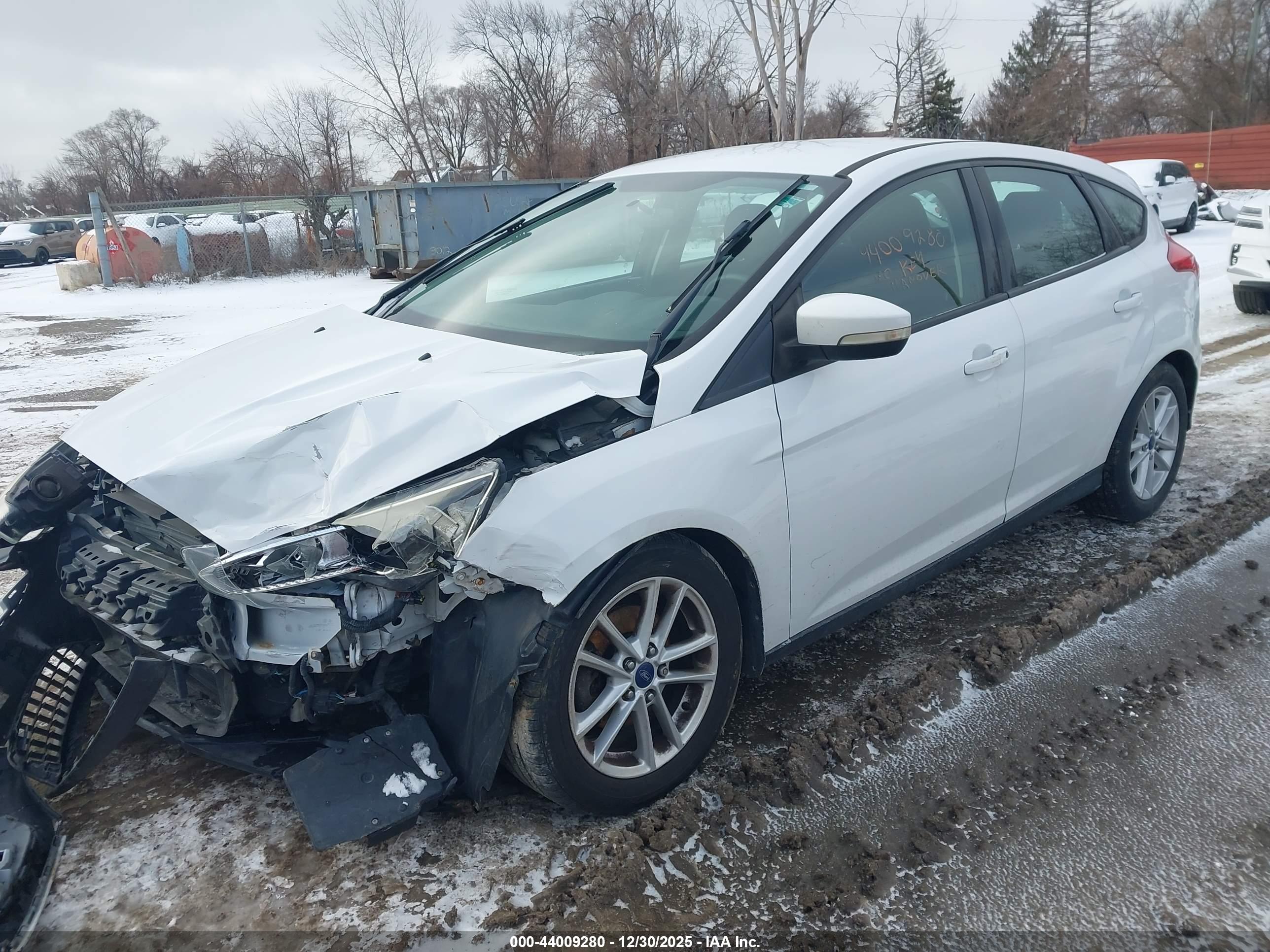 FORD FOCUS image 2