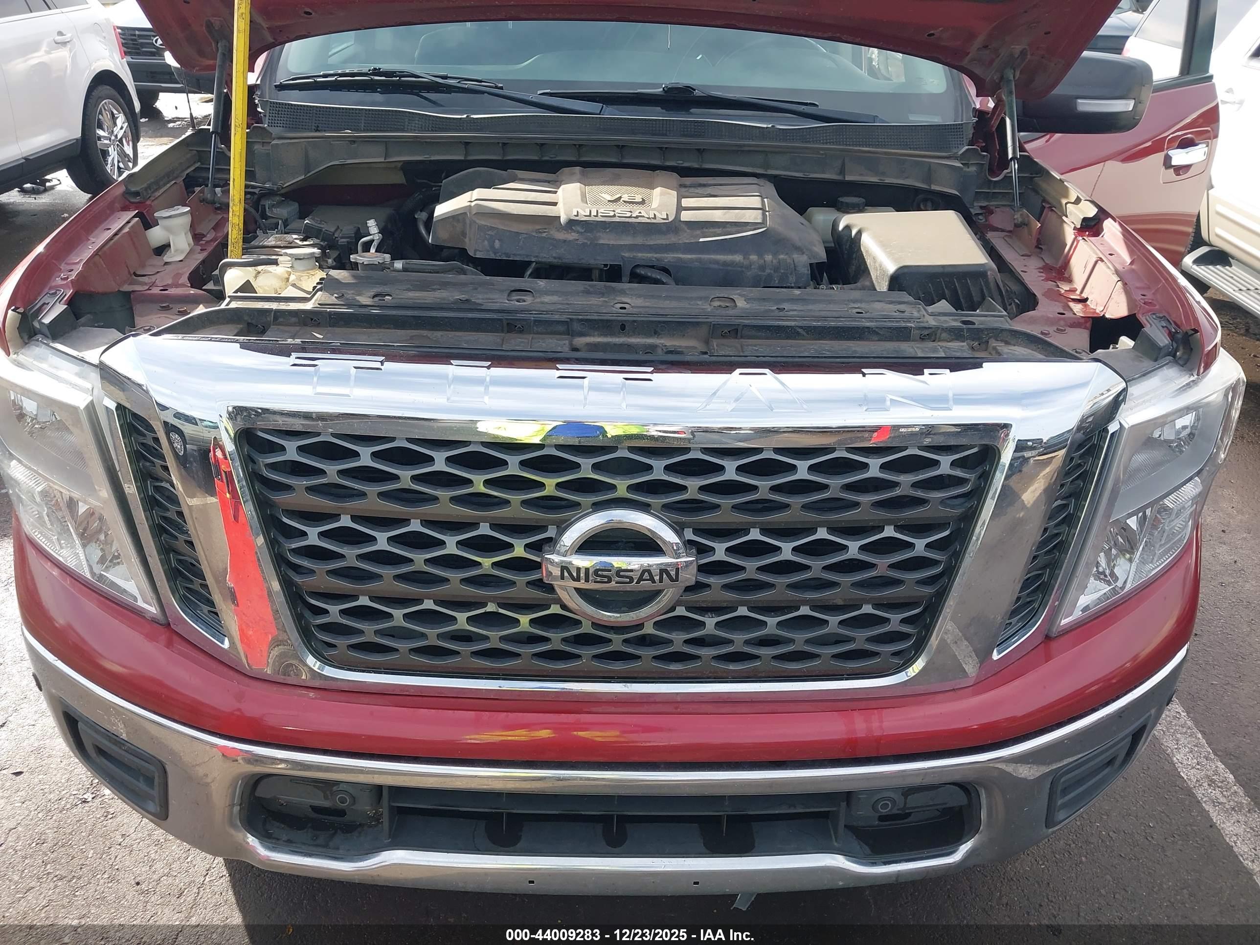 NISSAN TITAN image 10