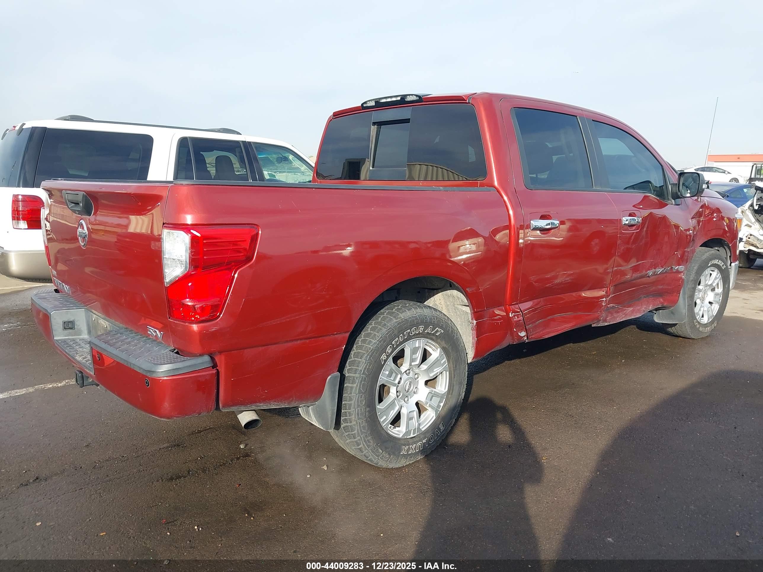 NISSAN TITAN image 4