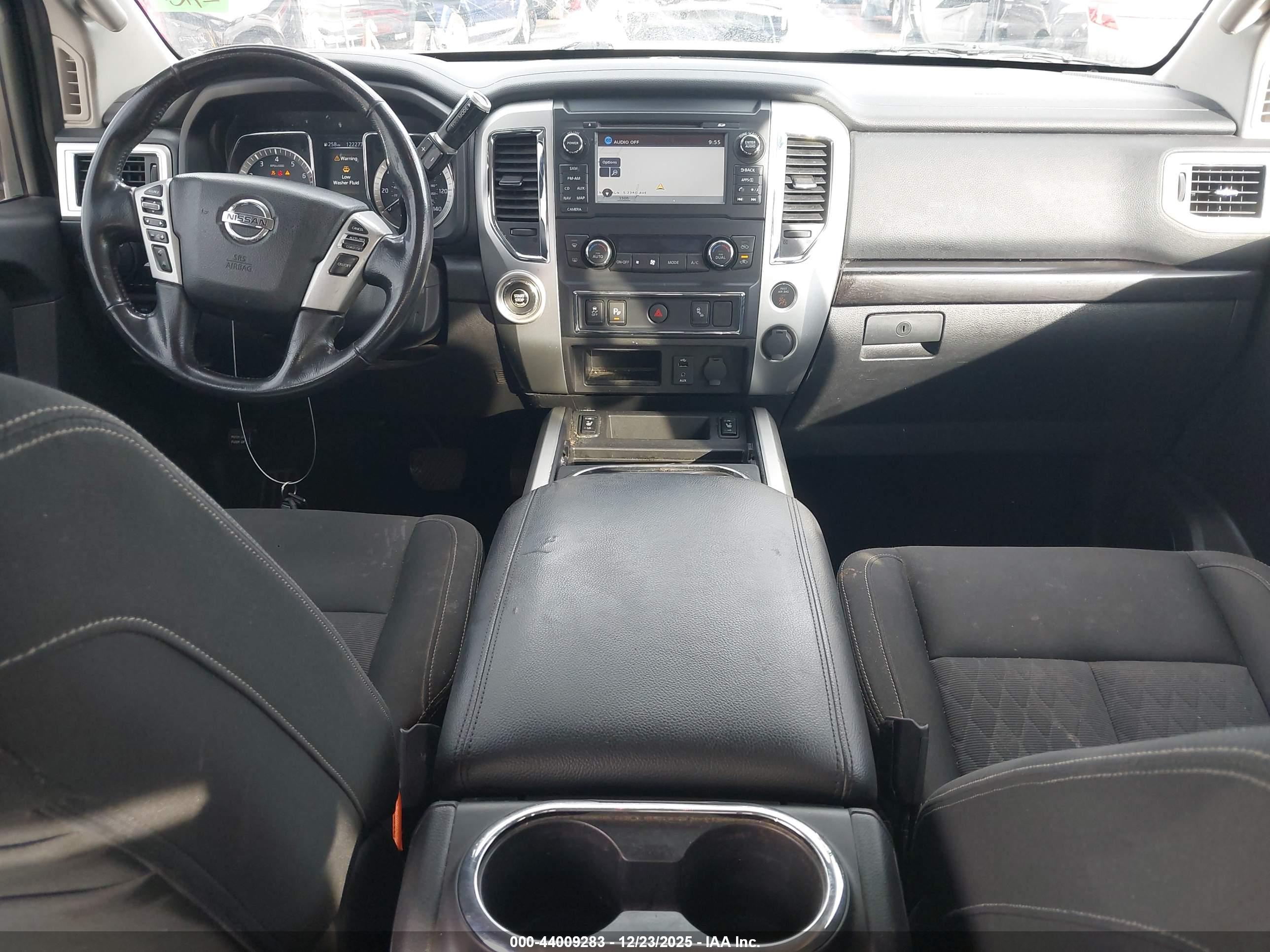 NISSAN TITAN image 5