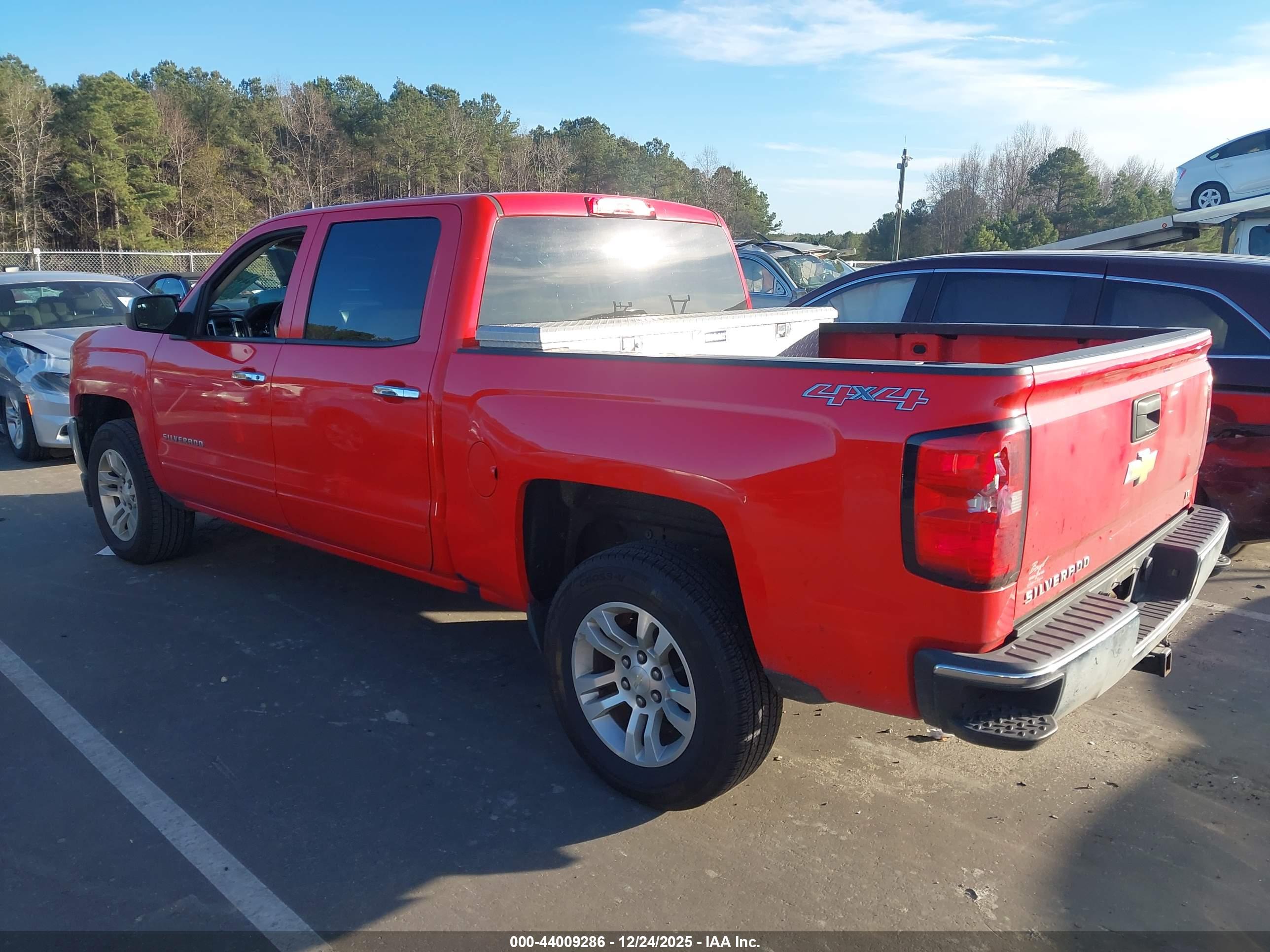CHEVROLET SILVERADO image 3
