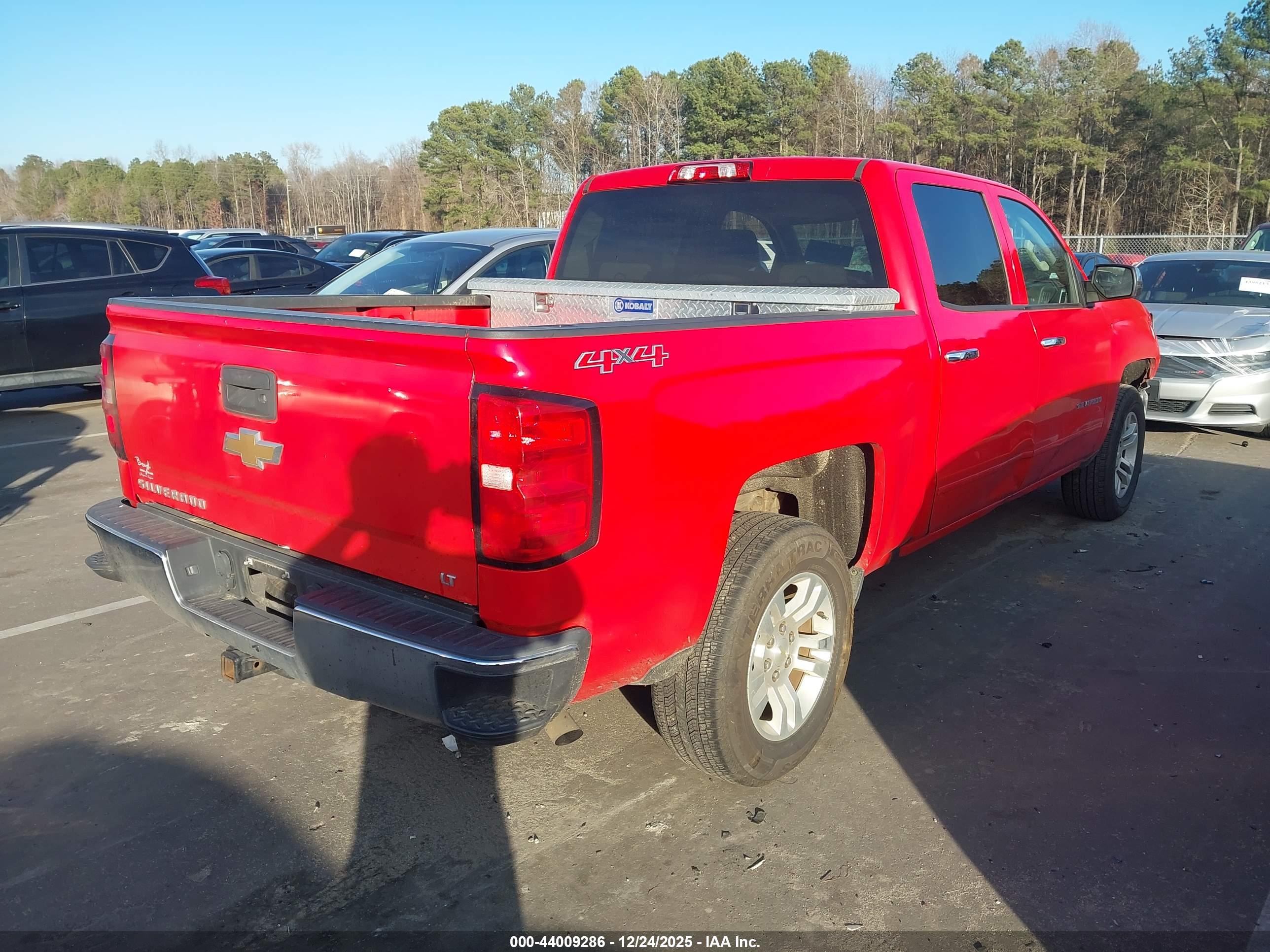 CHEVROLET SILVERADO image 4
