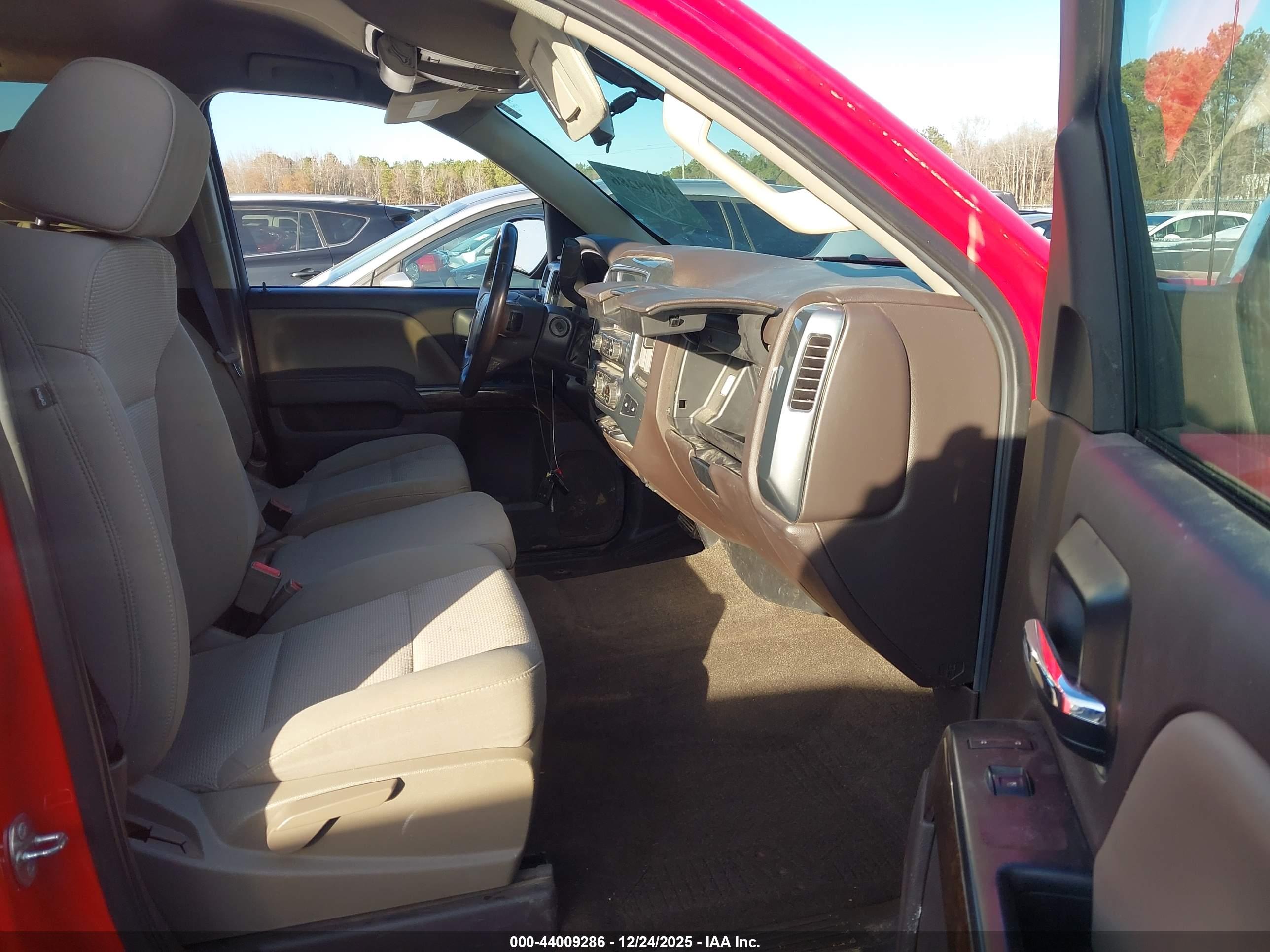 CHEVROLET SILVERADO image 5